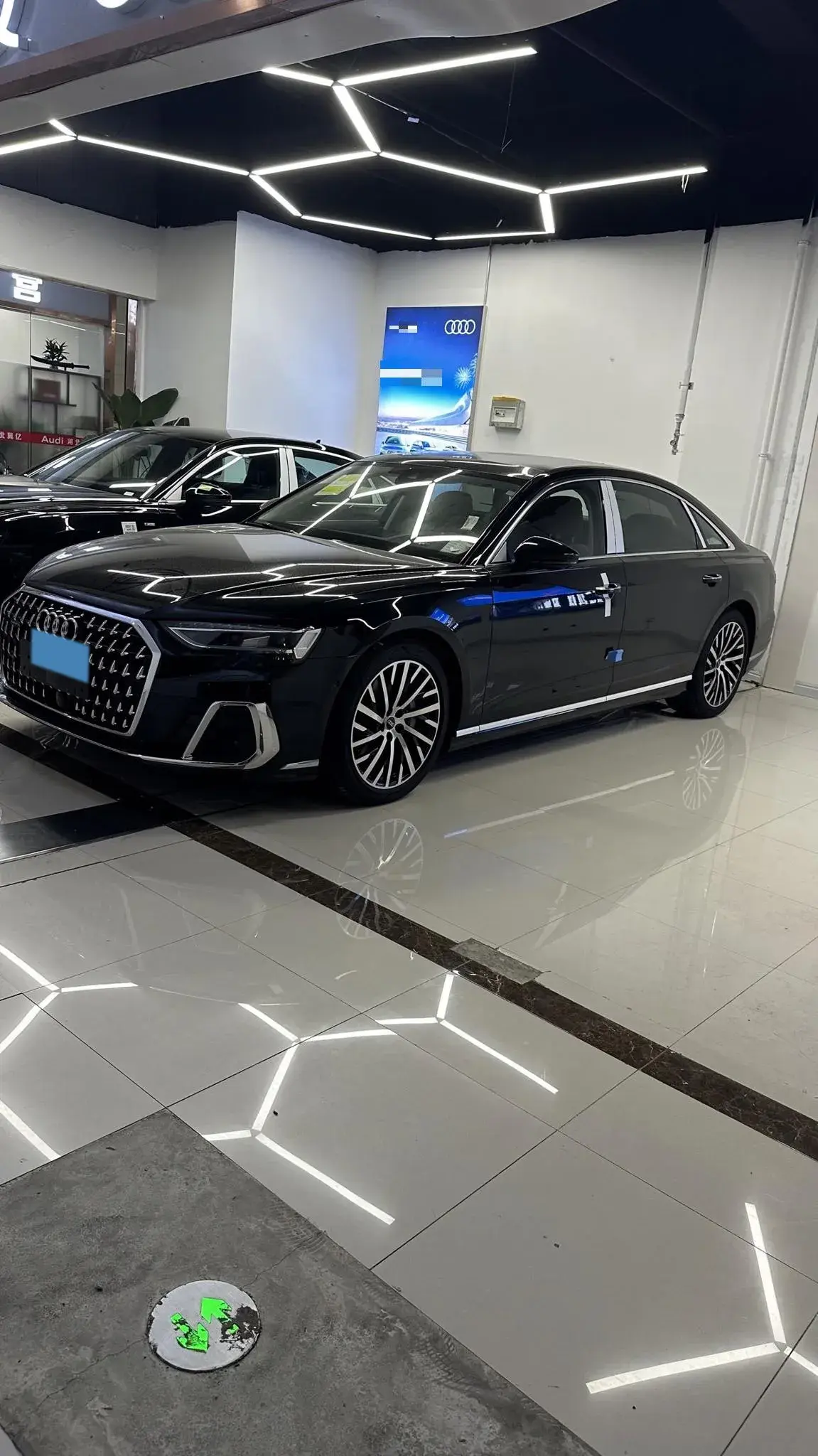 2025 AUDI A8 thumbnail 3