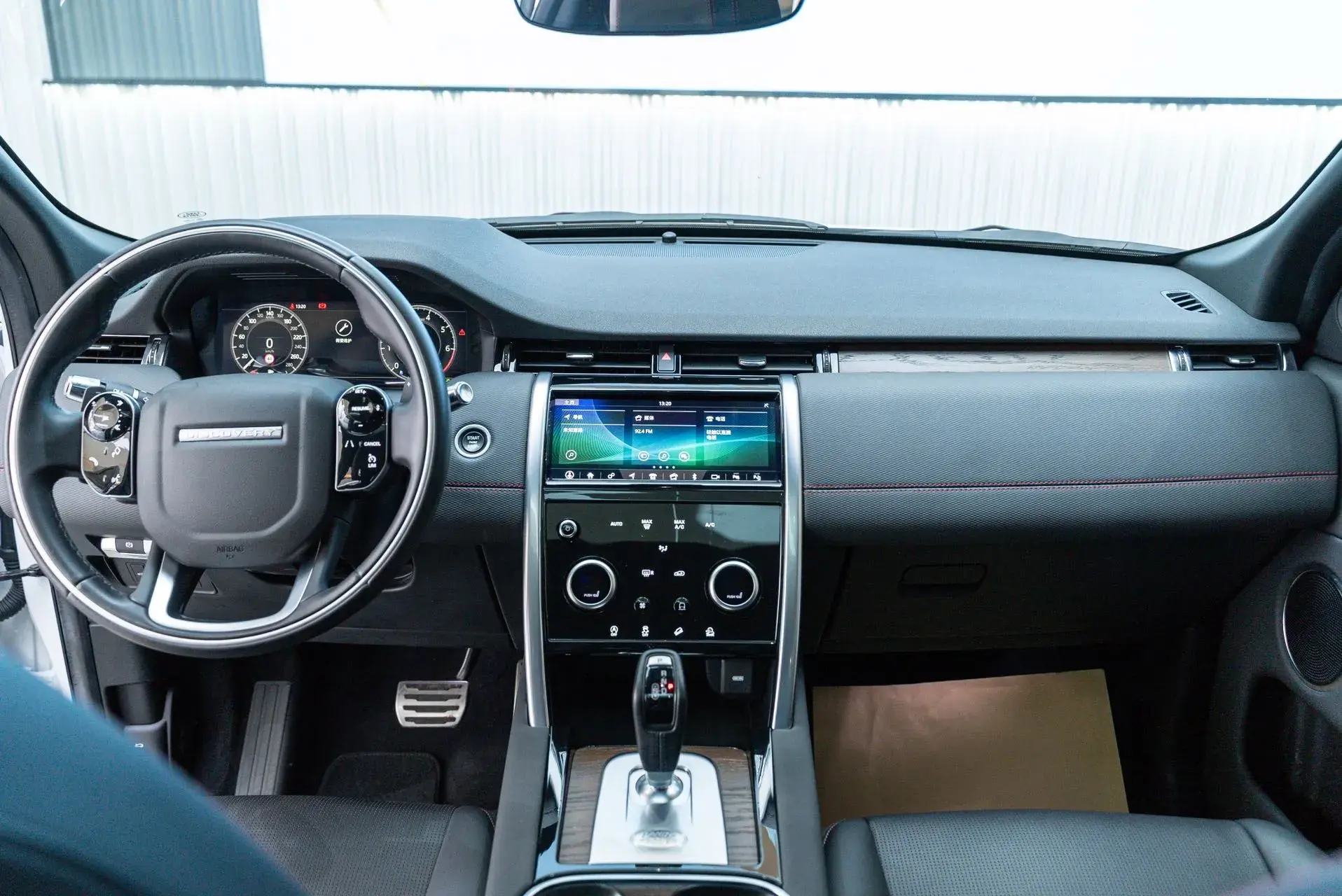 2021 LAND ROVER thumbnail 4