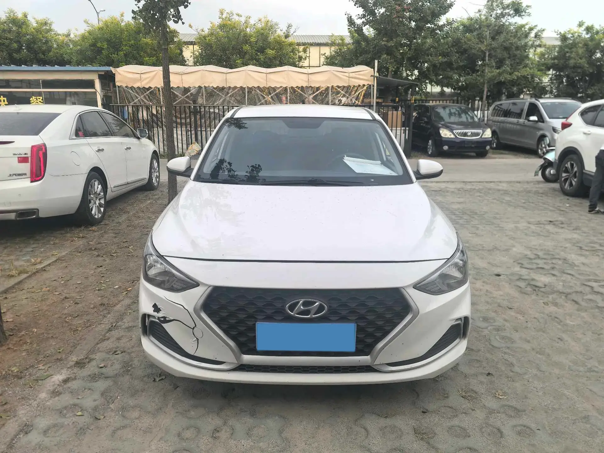 2017 HYUNDAI CELESTA thumbnail 2