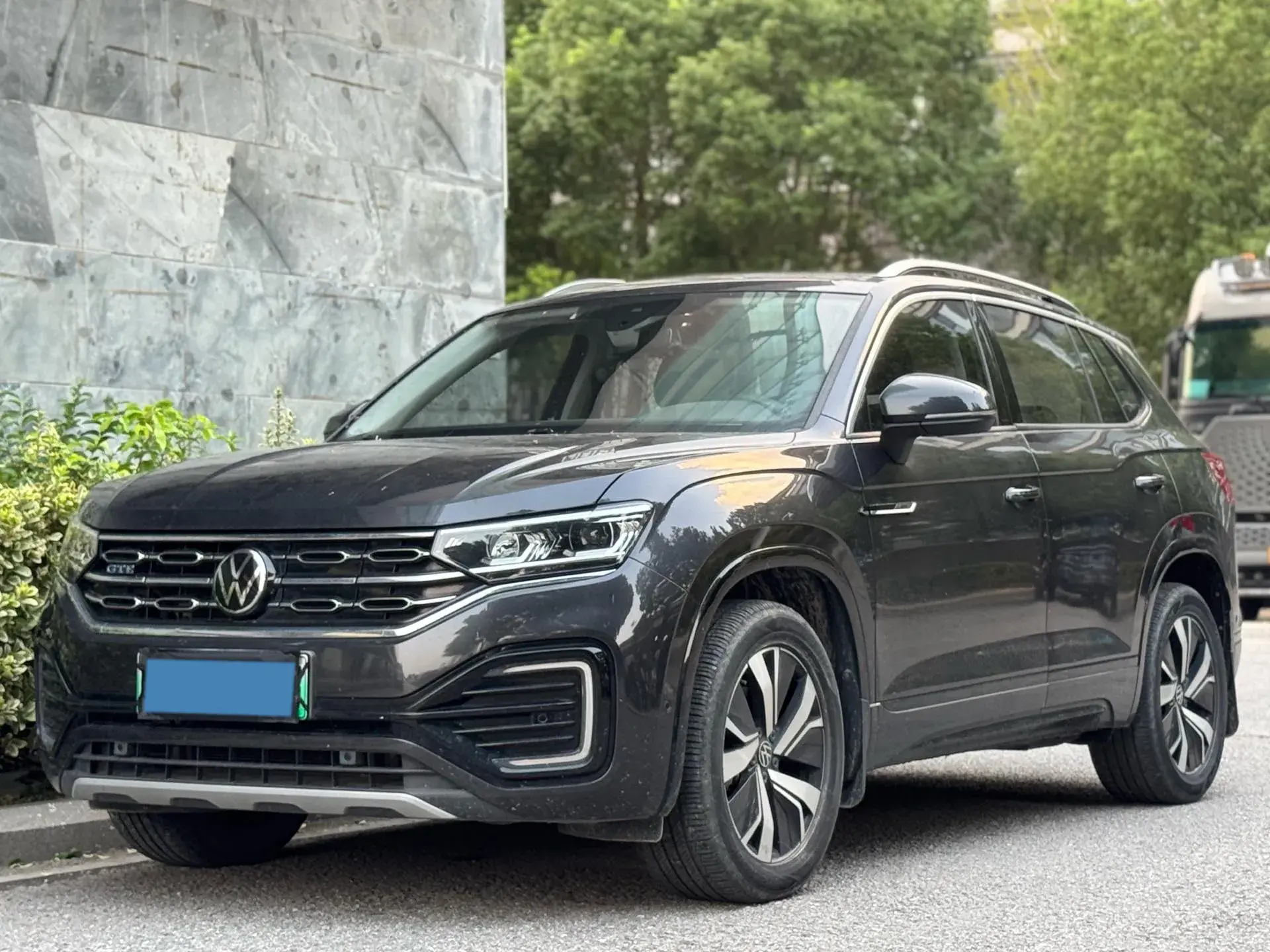 2020 VOLKSWAGEN TAYRON view 1