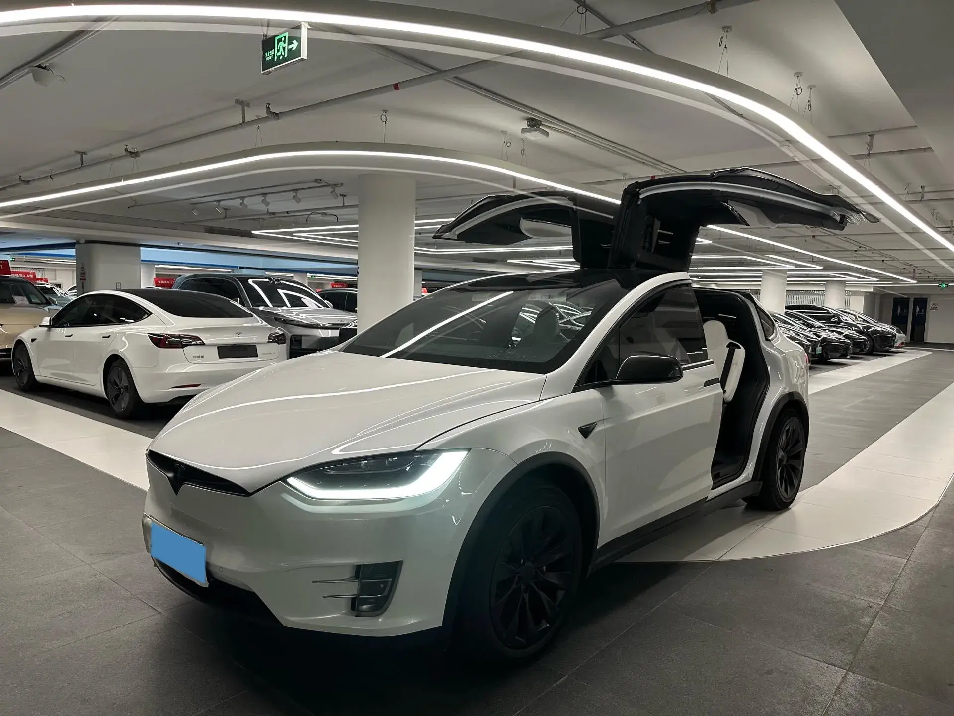 2019 TESLA MODEL view 1