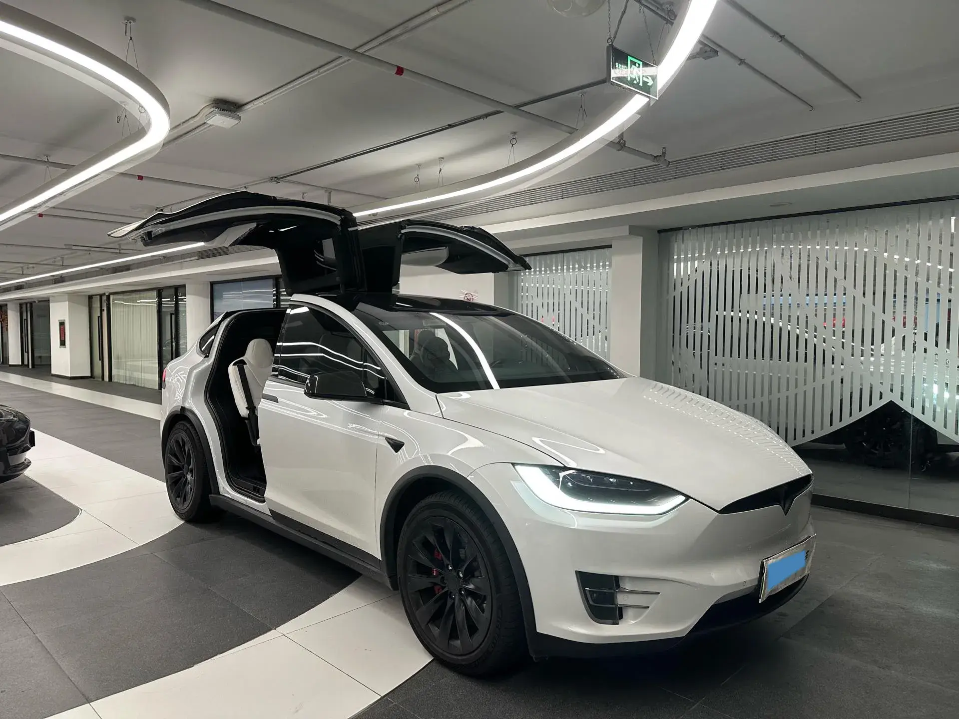 2019 TESLA MODEL thumbnail 2