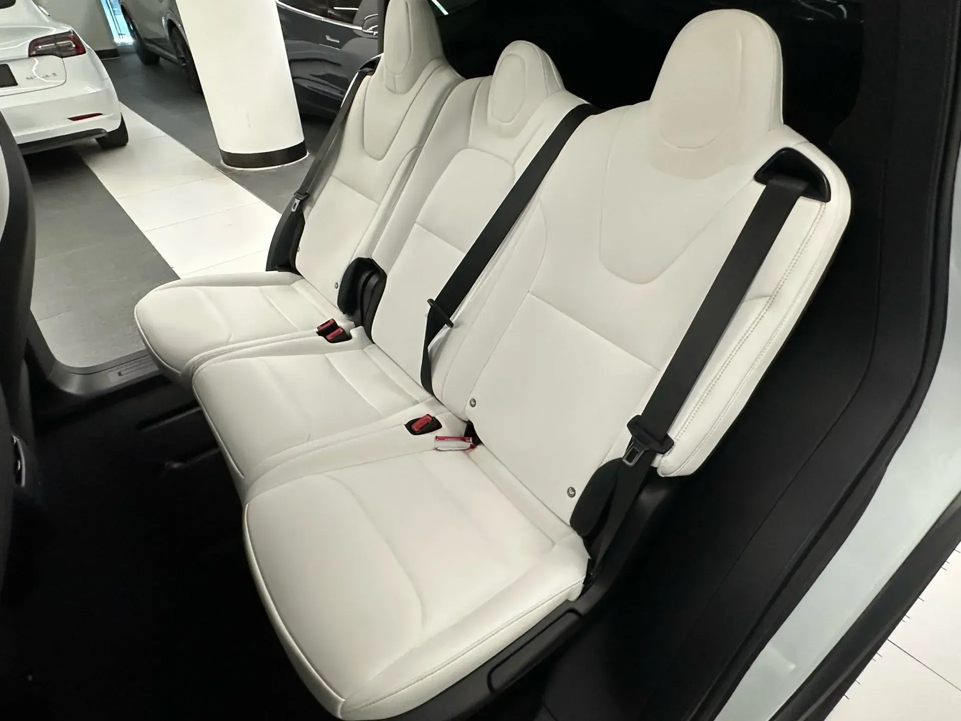 2019 TESLA MODEL thumbnail 4