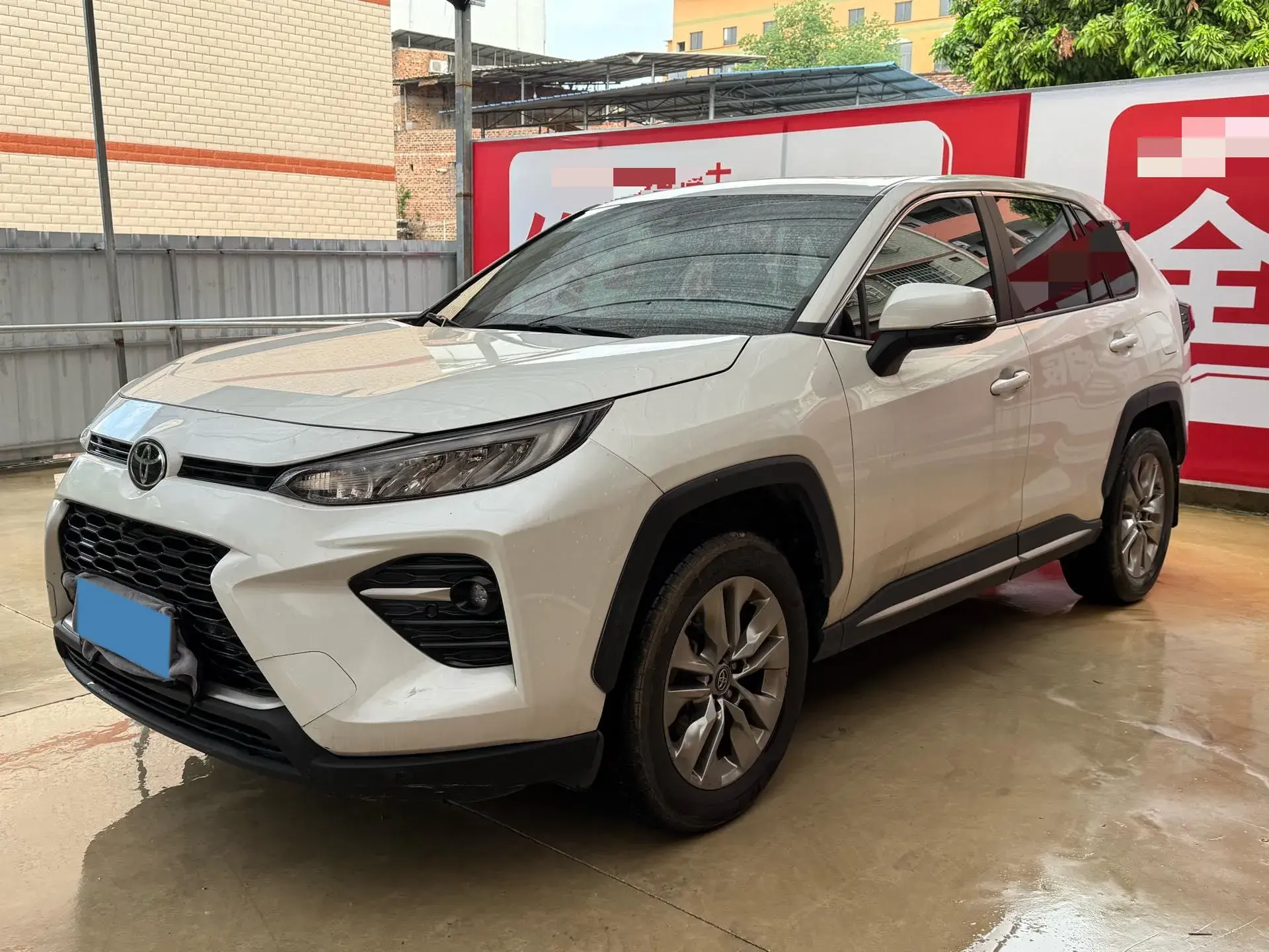 2020 TOYOTA WILDLANDER view 1