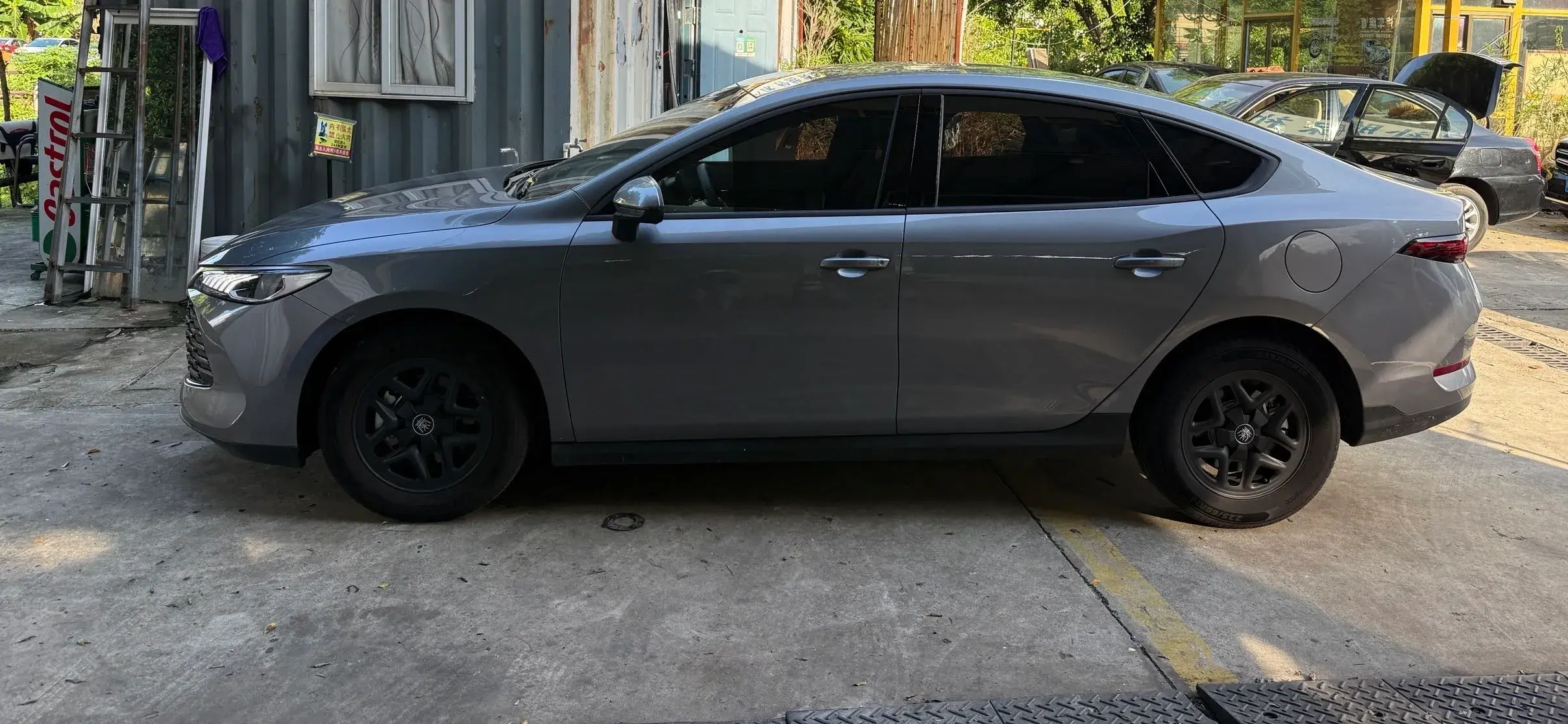 2025 BYD QIN thumbnail 2