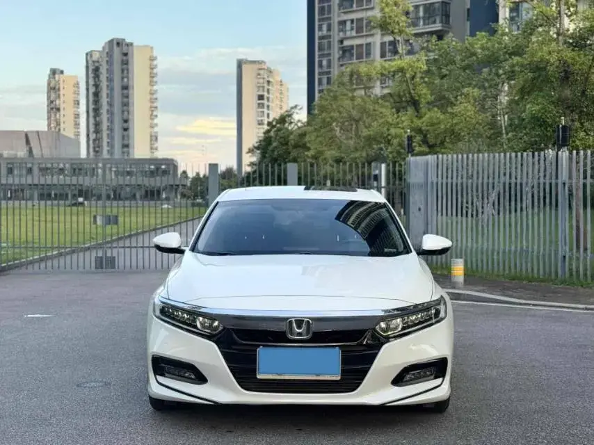 2018 HONDA ACCORD thumbnail 3