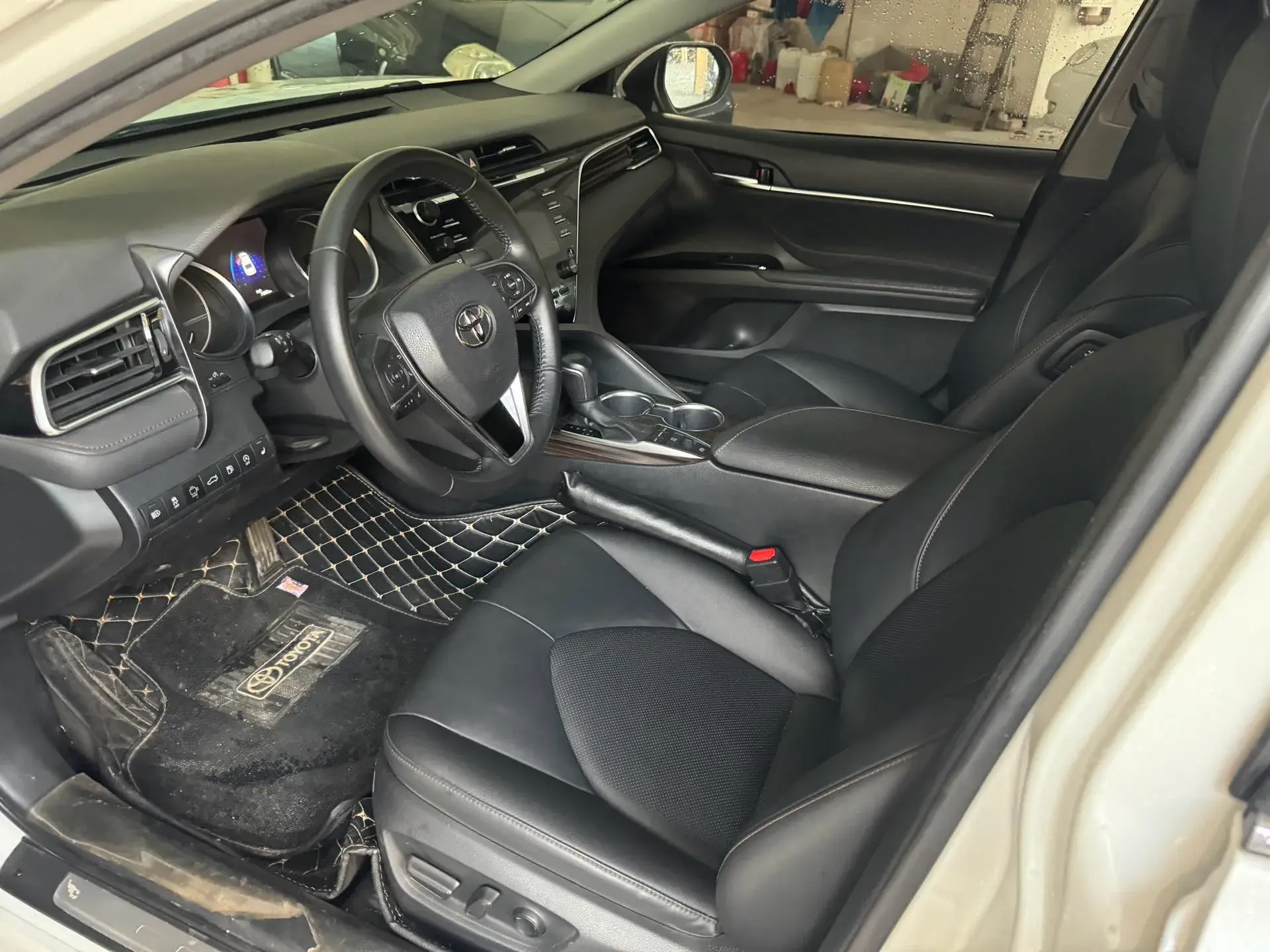 2018 TOYOTA CAMRY thumbnail 2