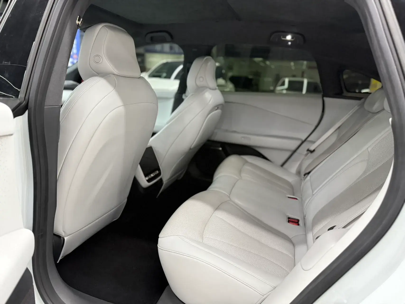 2024 XPENG P7+ thumbnail 4