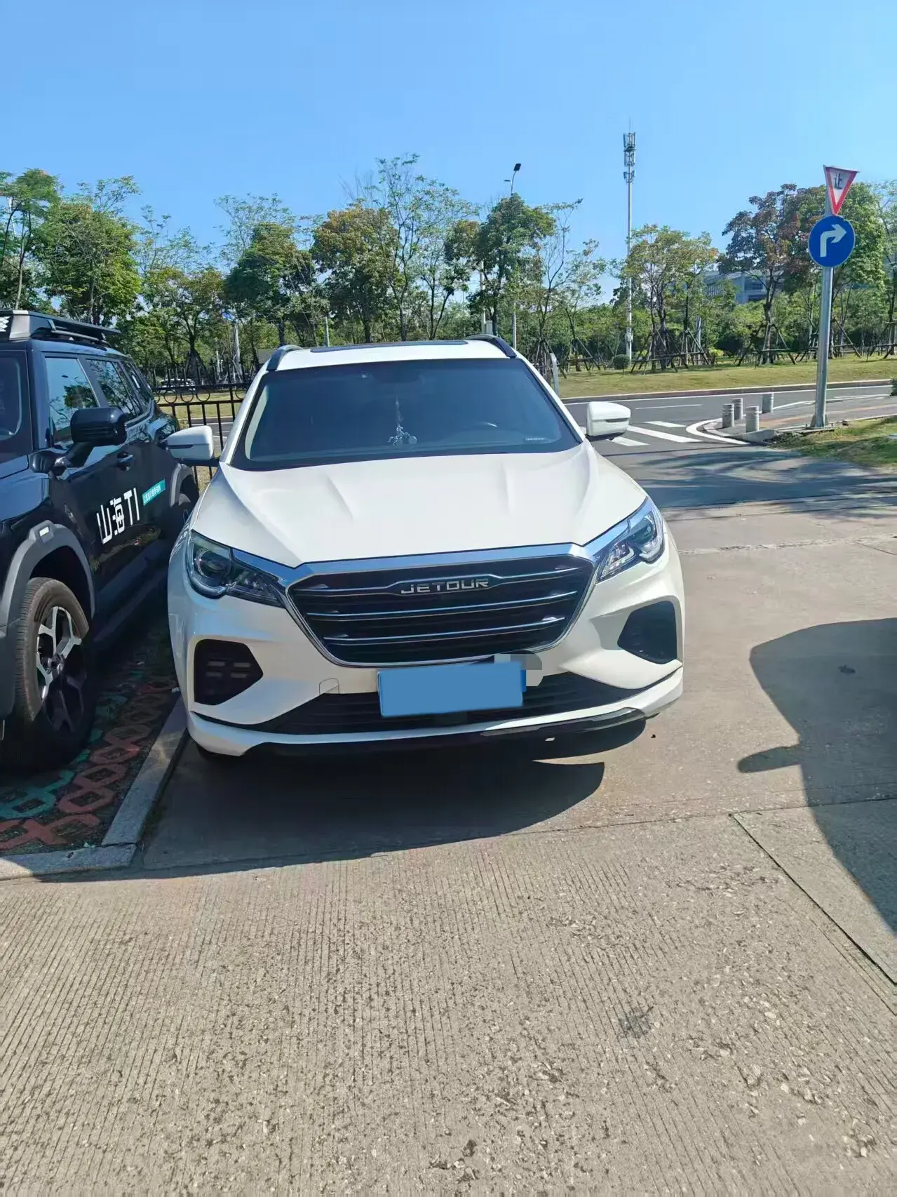 2020 JETOUR X70 thumbnail 2