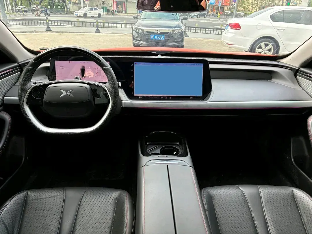 2022 XPENG P7 thumbnail 4