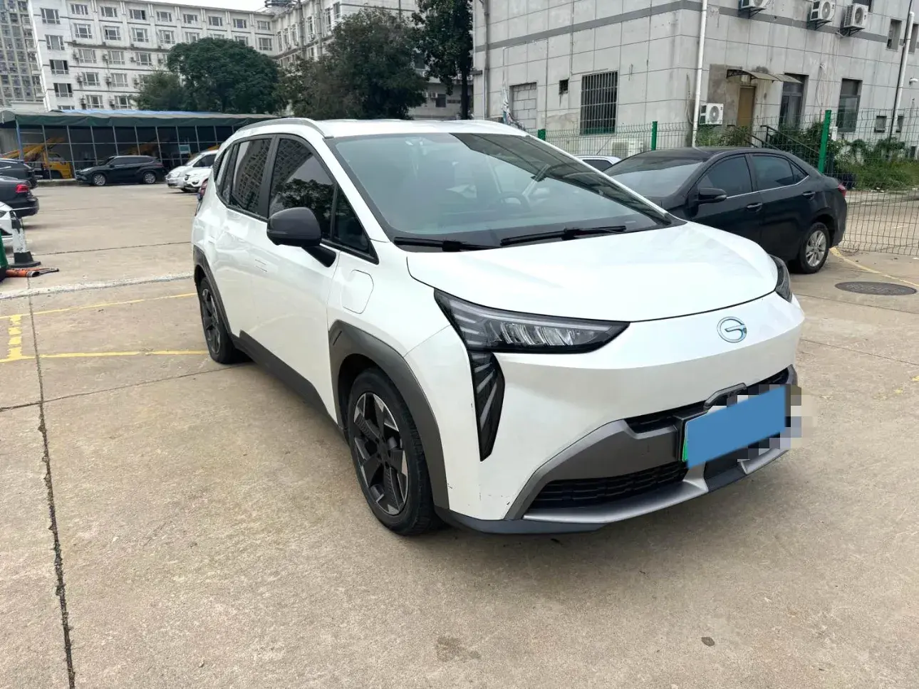 2022 AION Y thumbnail 3