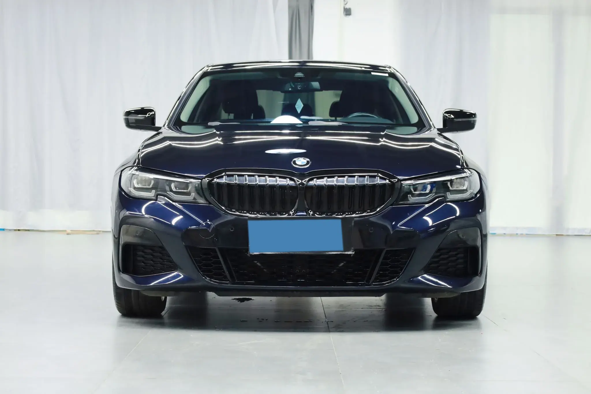 2022 BMW 3 thumbnail 2