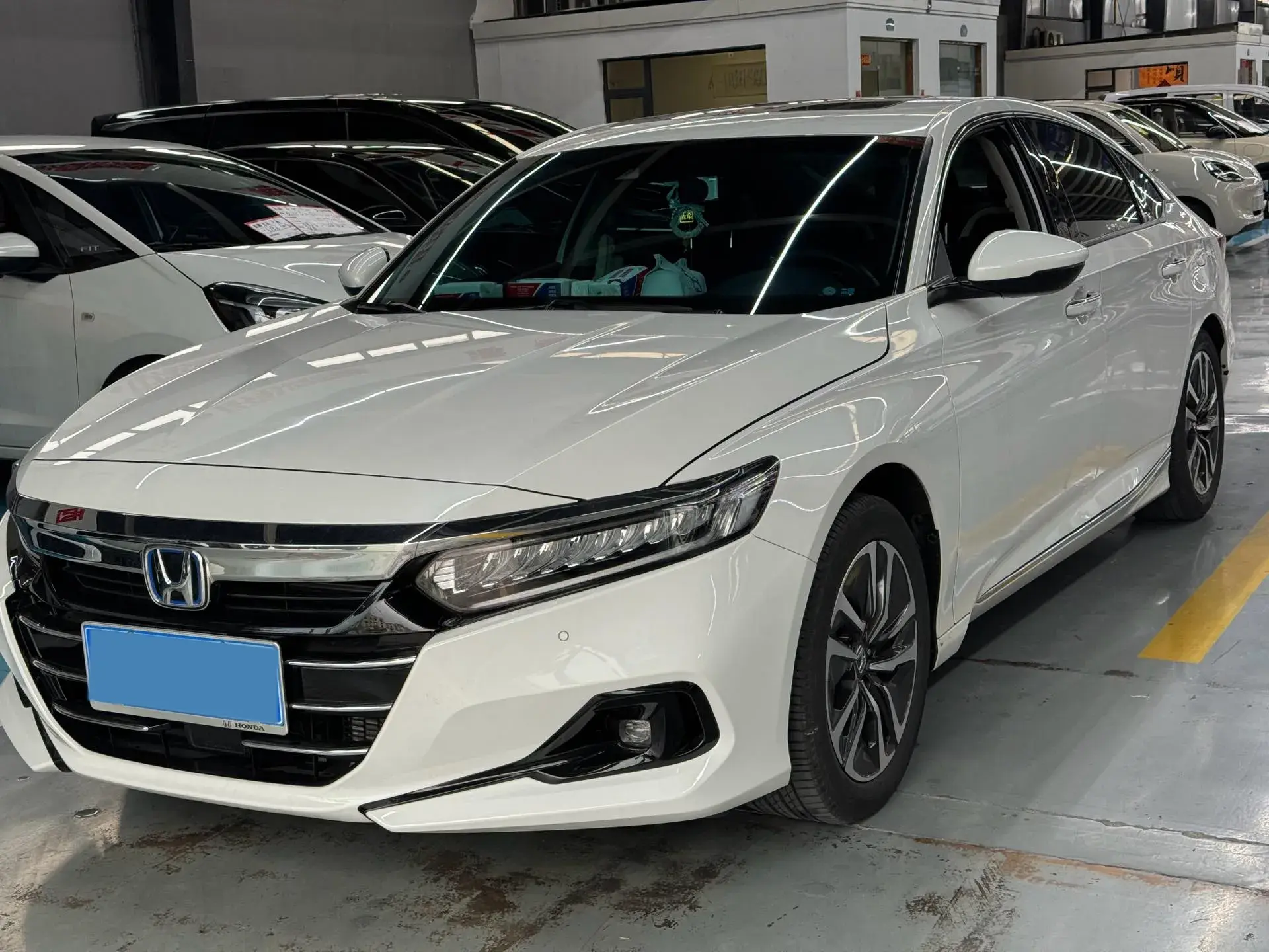 2022 HONDA ACCORD view 1