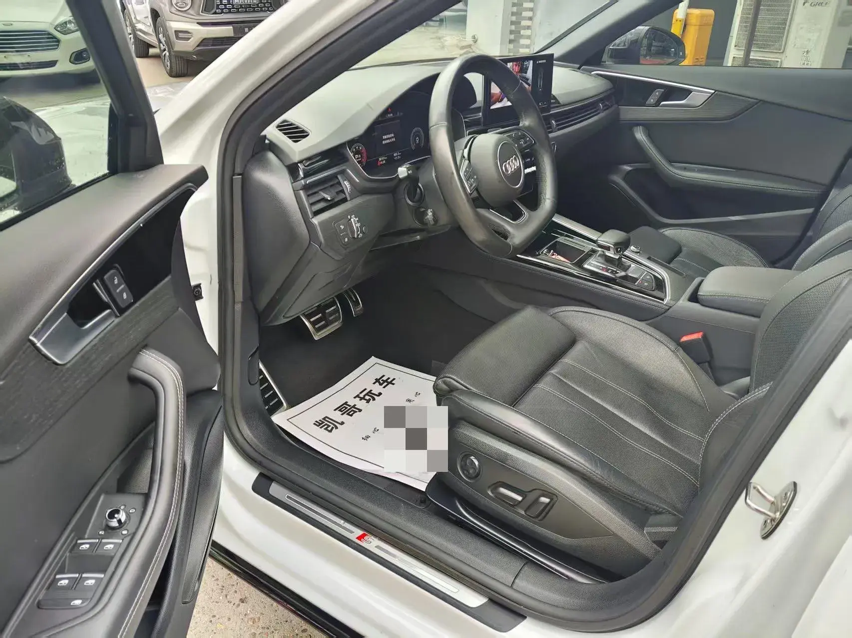 2023 AUDI A4L thumbnail 3