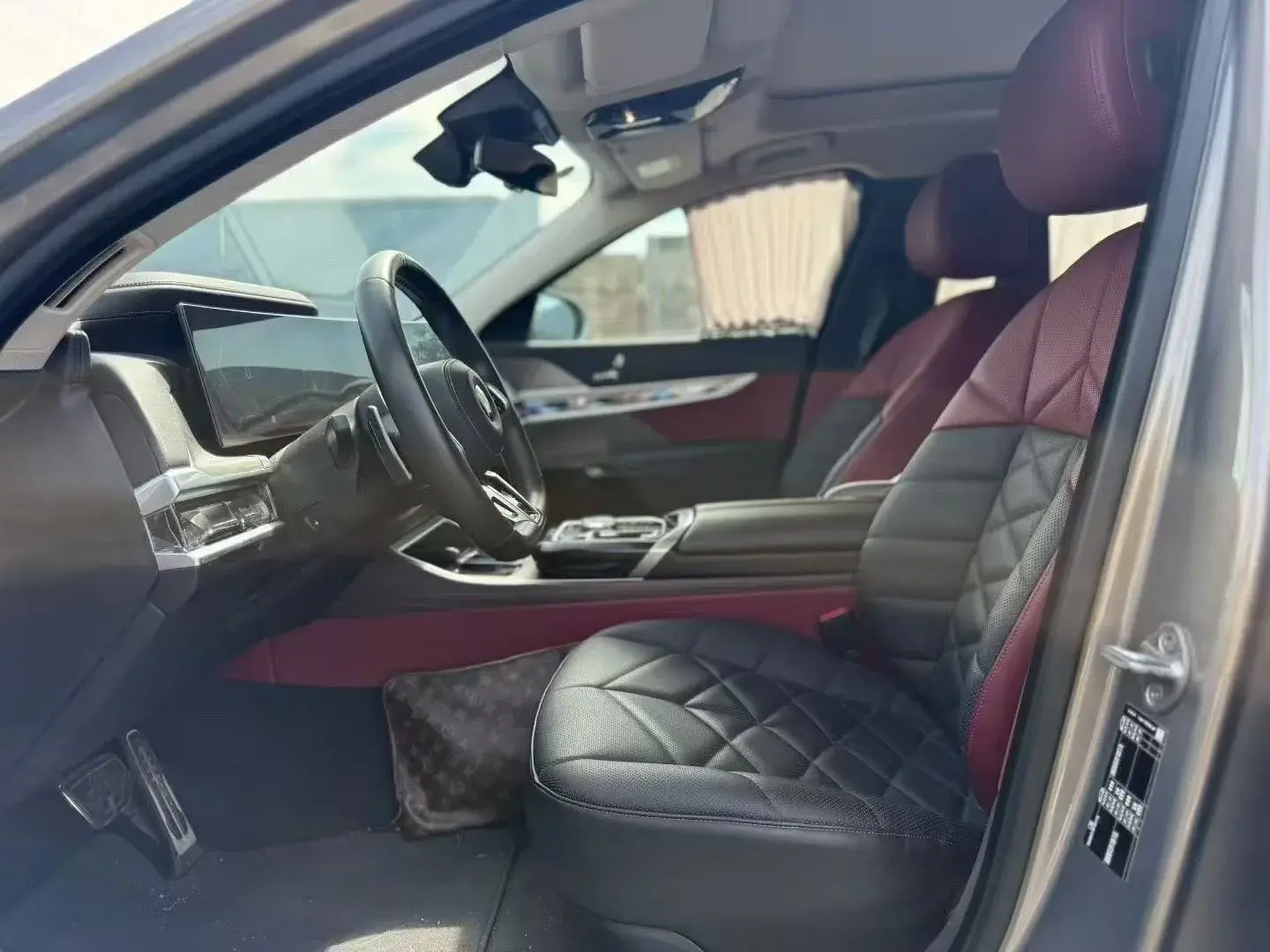 2023 BMW 7 thumbnail 4