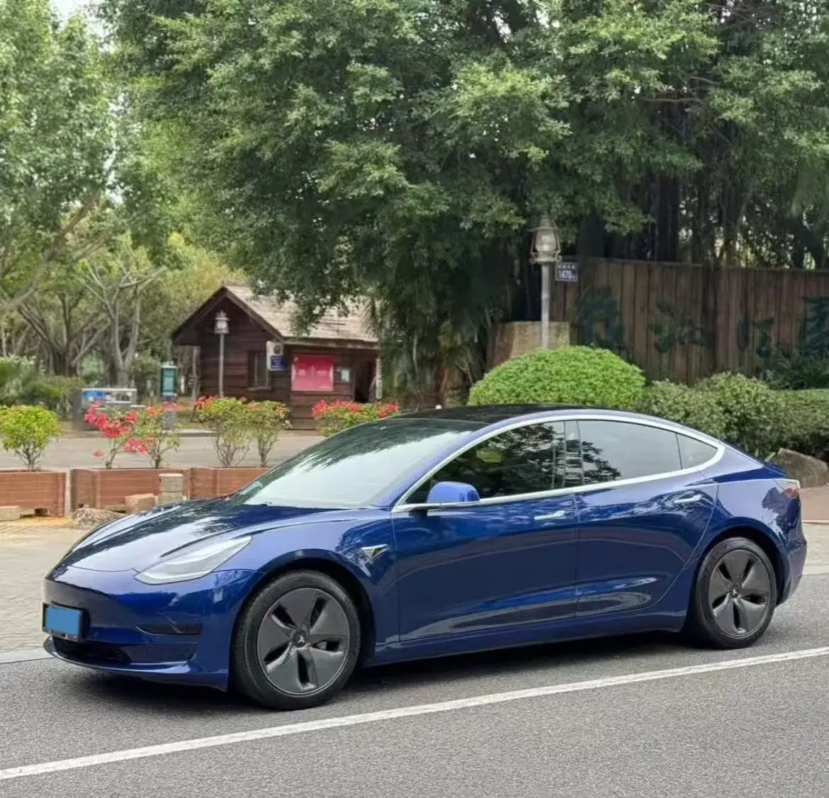 2019 TESLA MODEL view 1