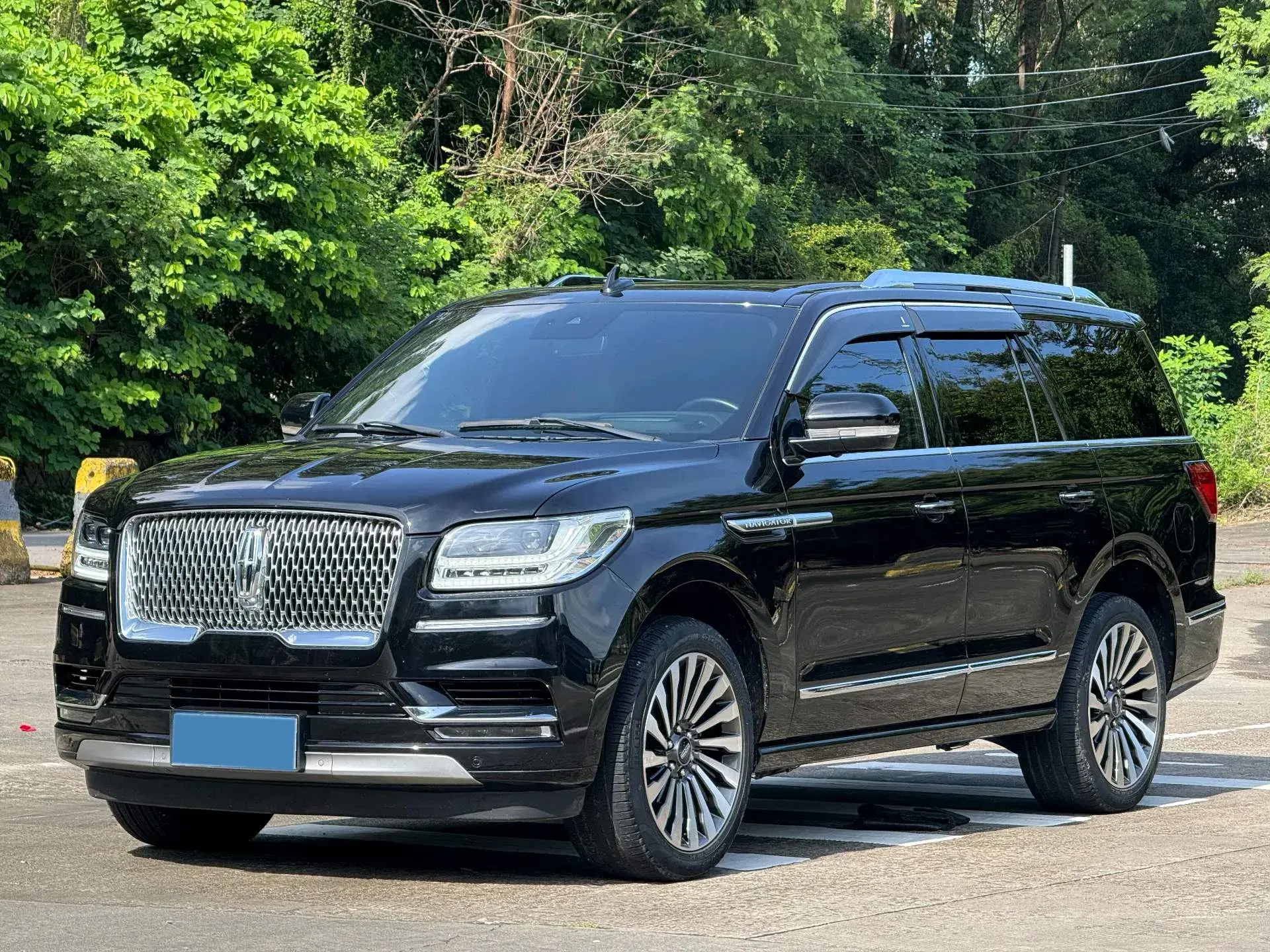 2020 LINCOLN NAVIGATOR view 1