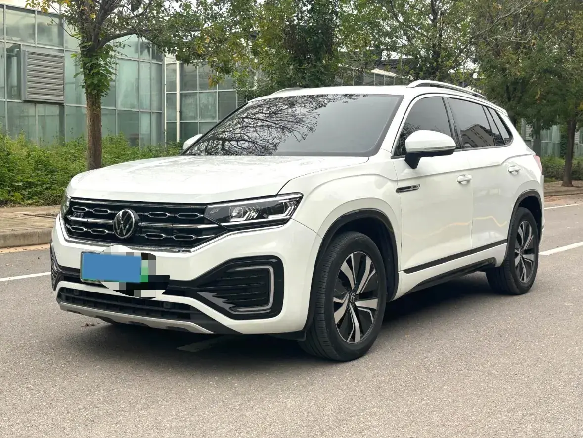 2022 VOLKSWAGEN TAYRON view 1