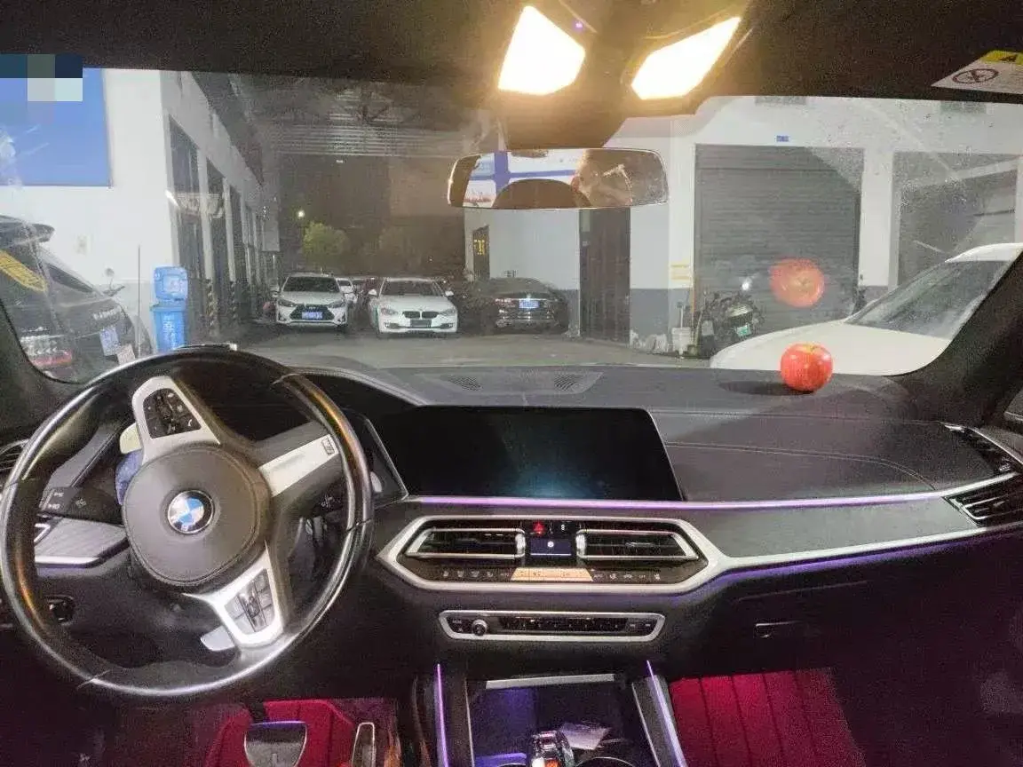 2022 BMW X7 thumbnail 2