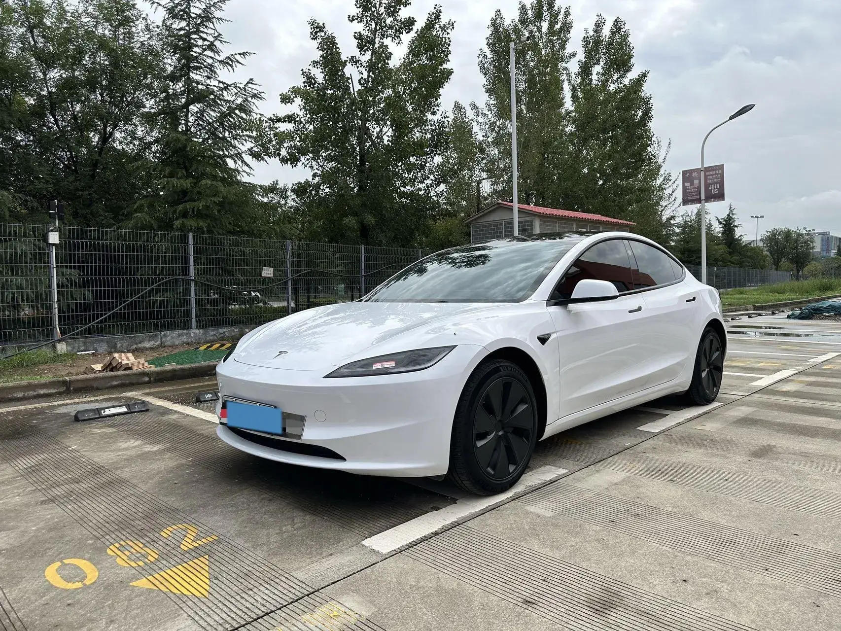 2023 TESLA MODEL view 1