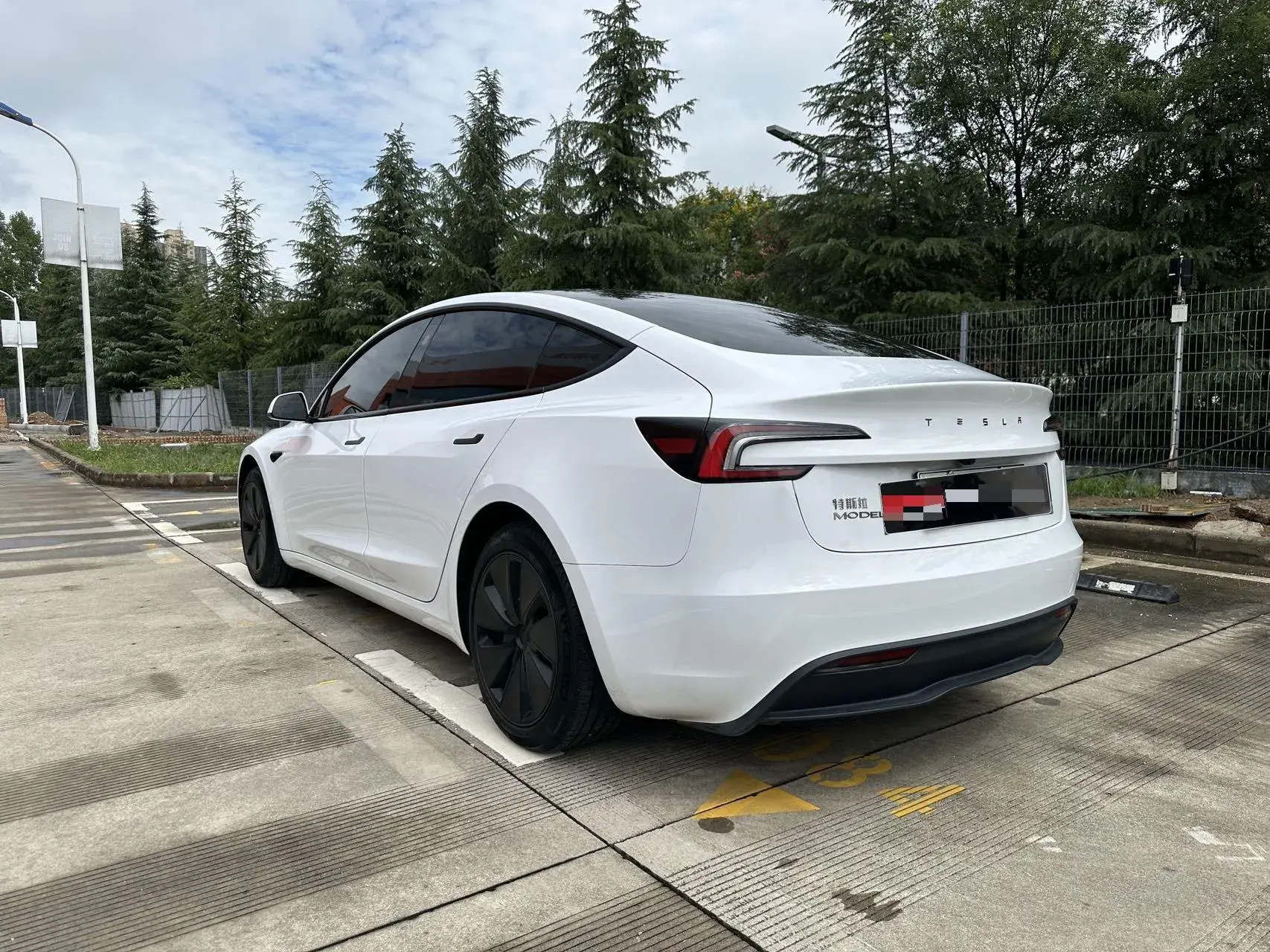 2023 TESLA MODEL thumbnail 4