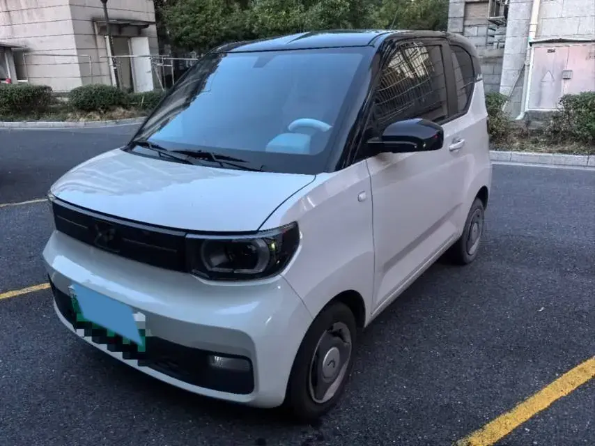 2022 WULING HONGGUANG view 1