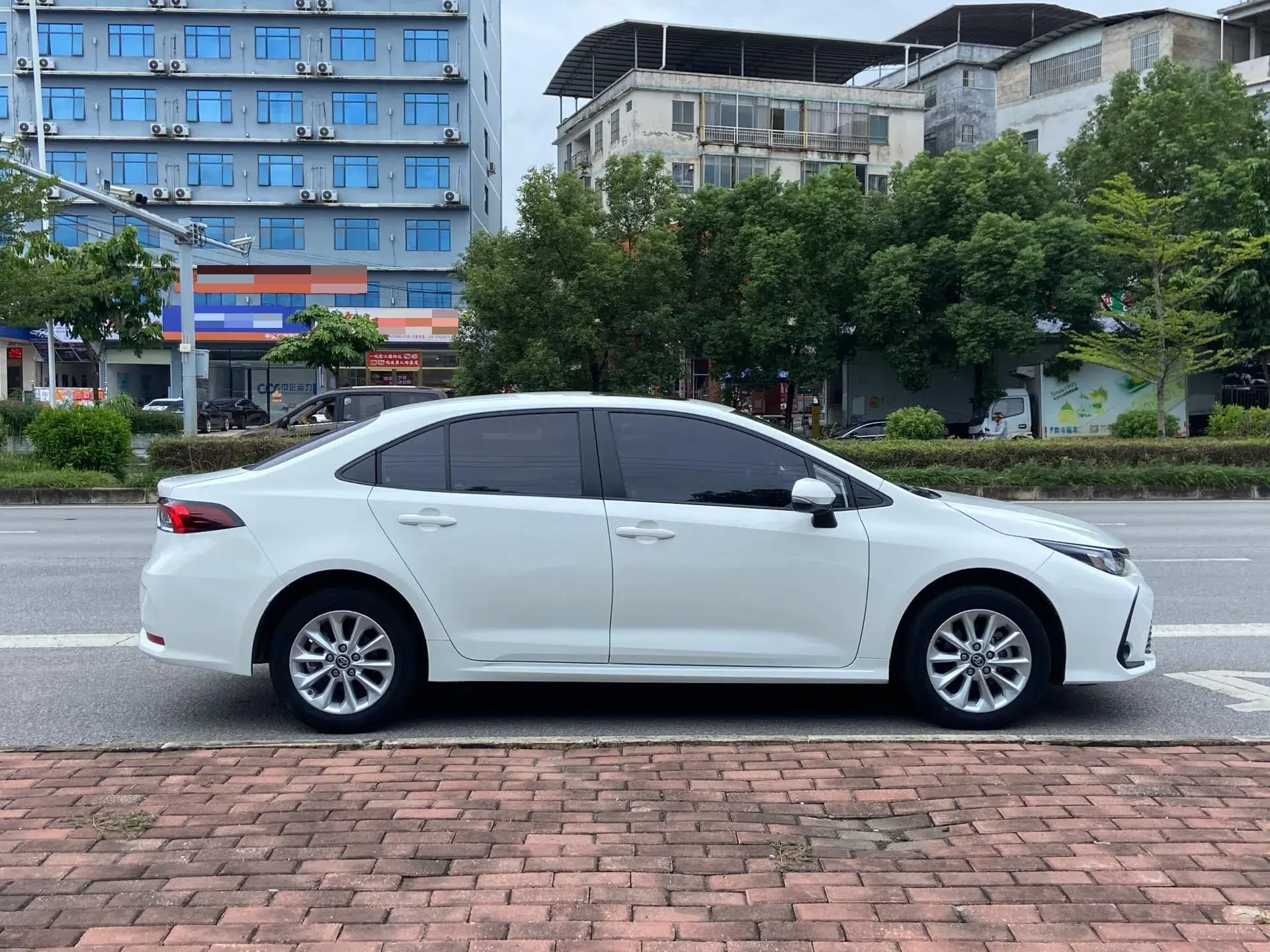 2021 TOYOTA COROLLA thumbnail 4