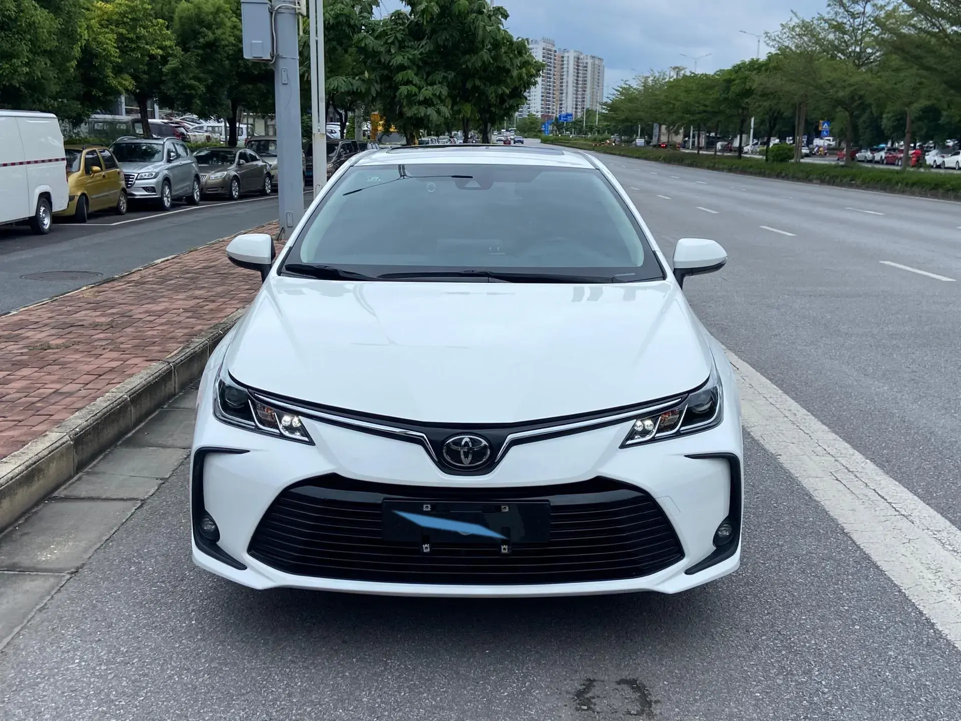 2021 TOYOTA COROLLA thumbnail 2