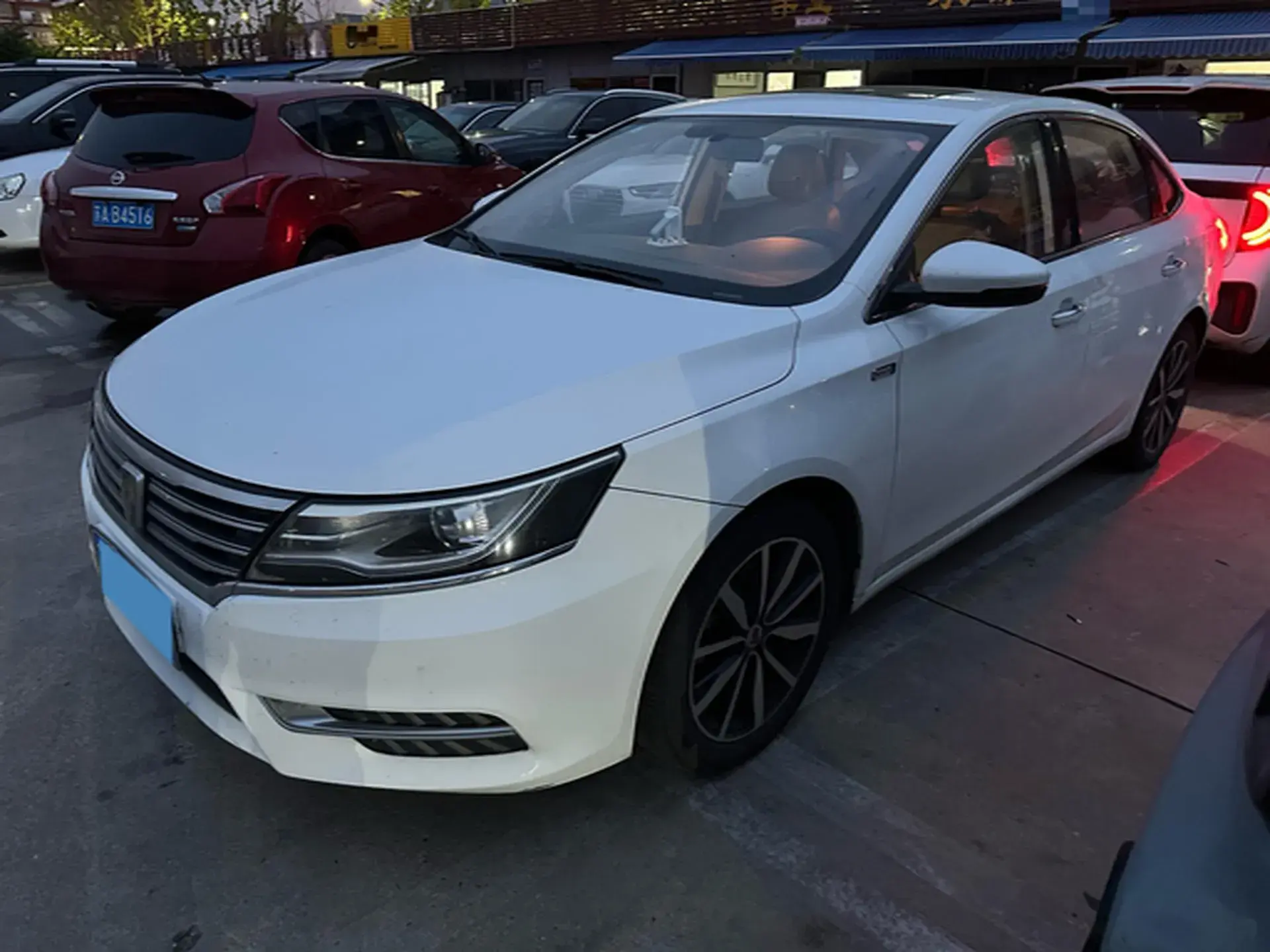 2018 ROEWE I6 view 1