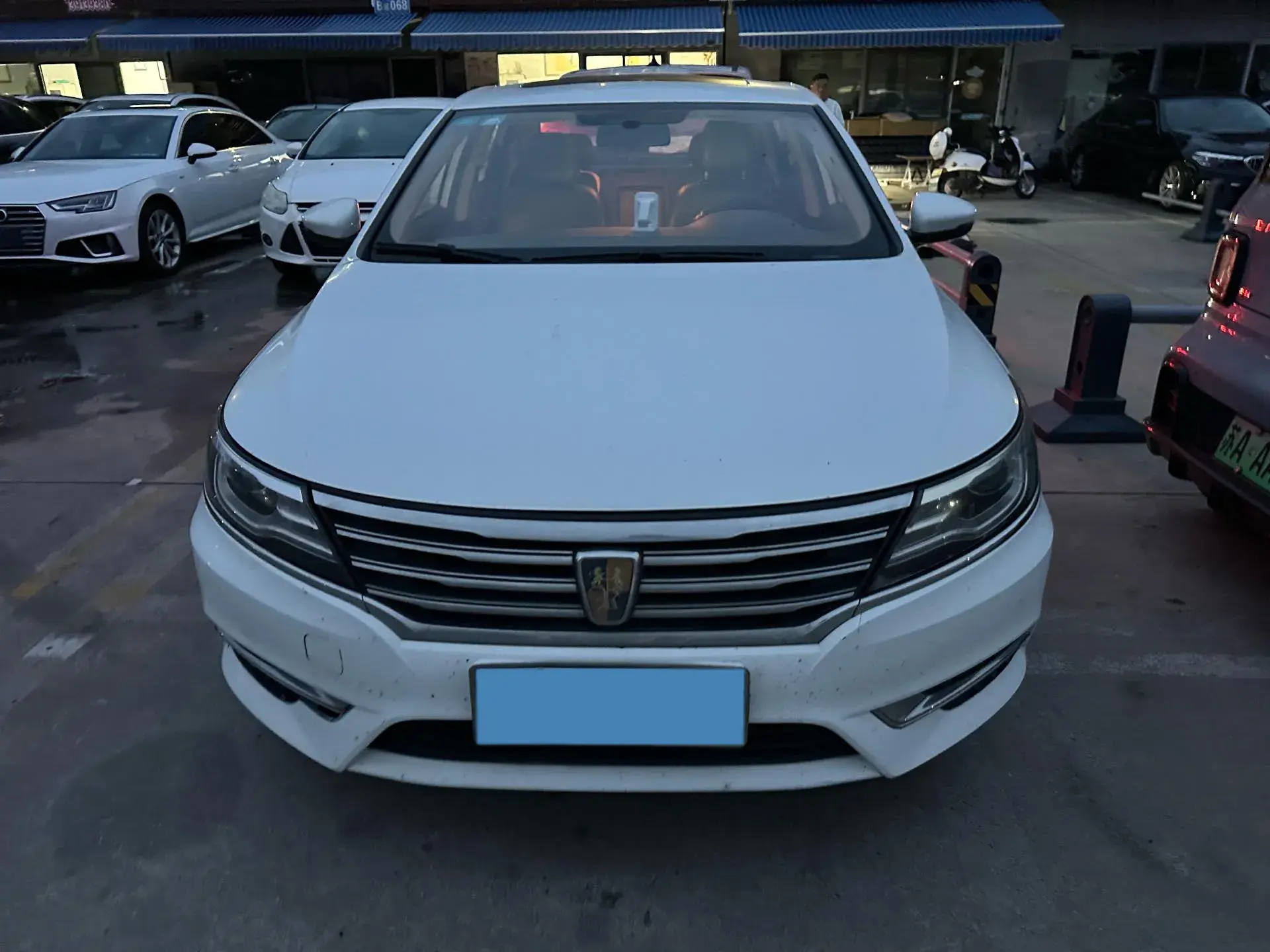2018 ROEWE I6 thumbnail 2