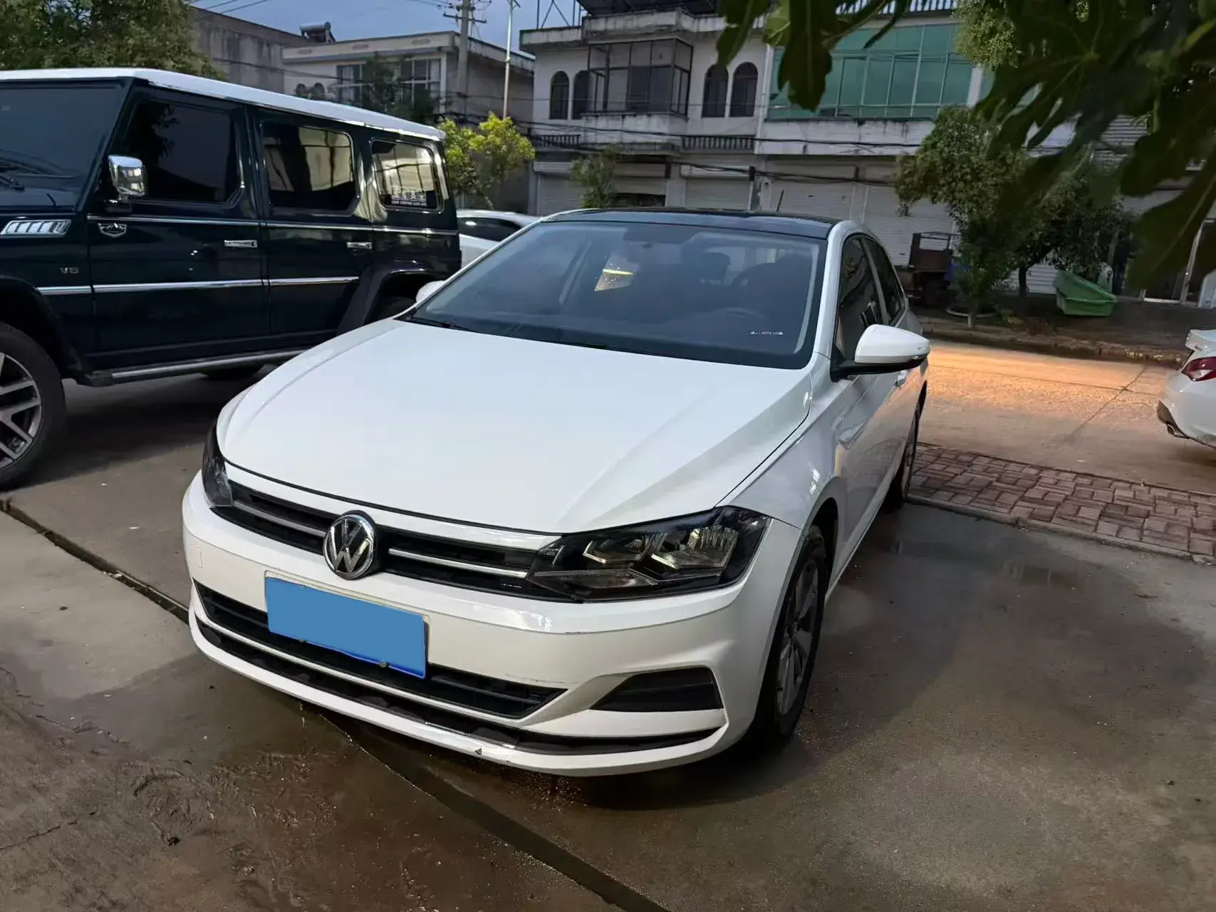 2019 VOLKSWAGEN POLO view 1