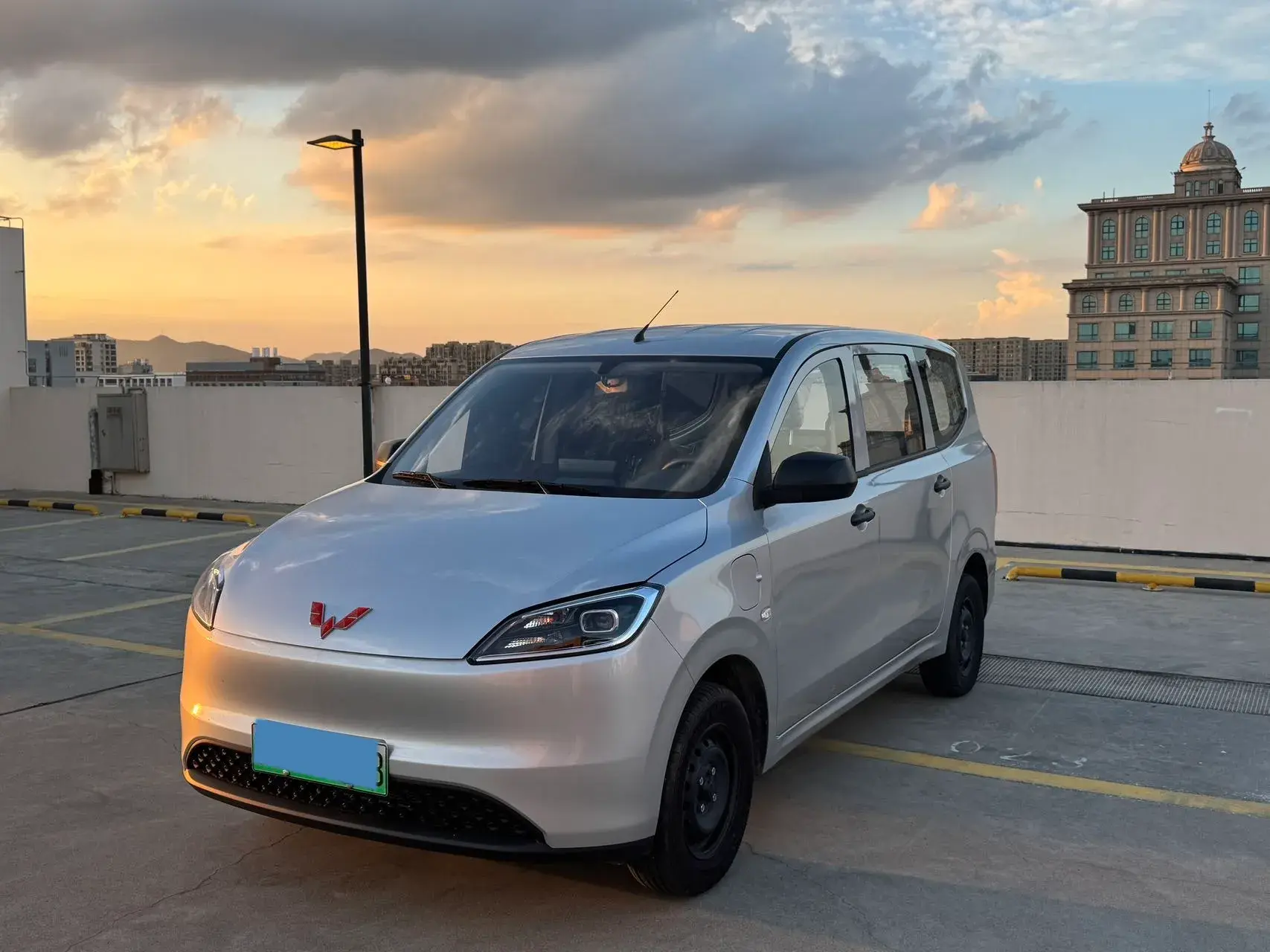 2024 WULING HONGGUANG view 1