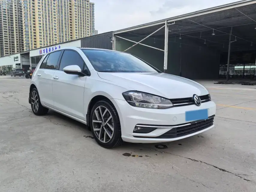 2020 VOLKSWAGEN GOLF thumbnail 3