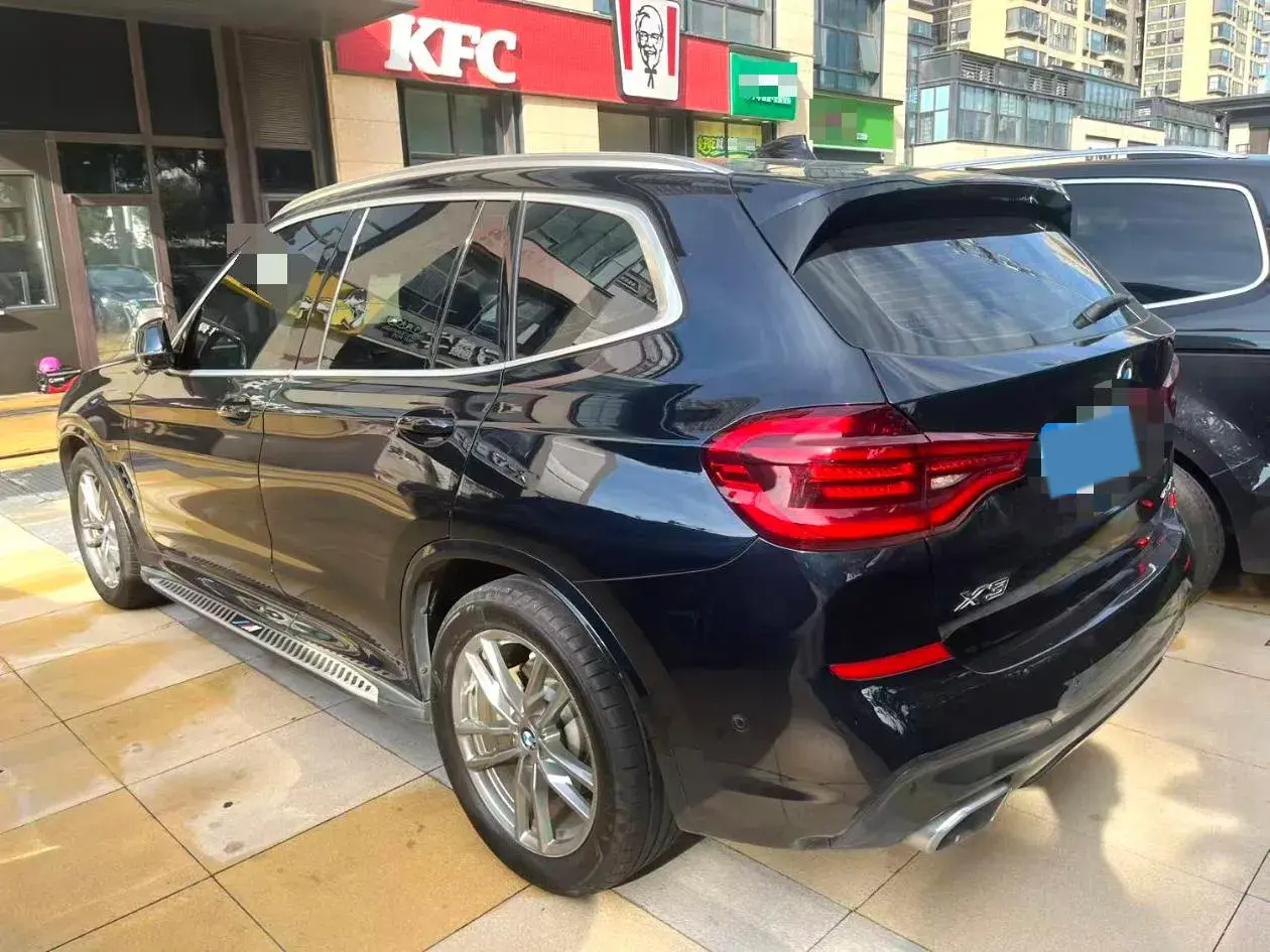 2021 BMW X3 thumbnail 4