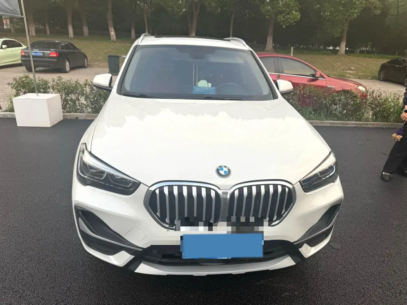 2020 BMW X1 thumbnail 2