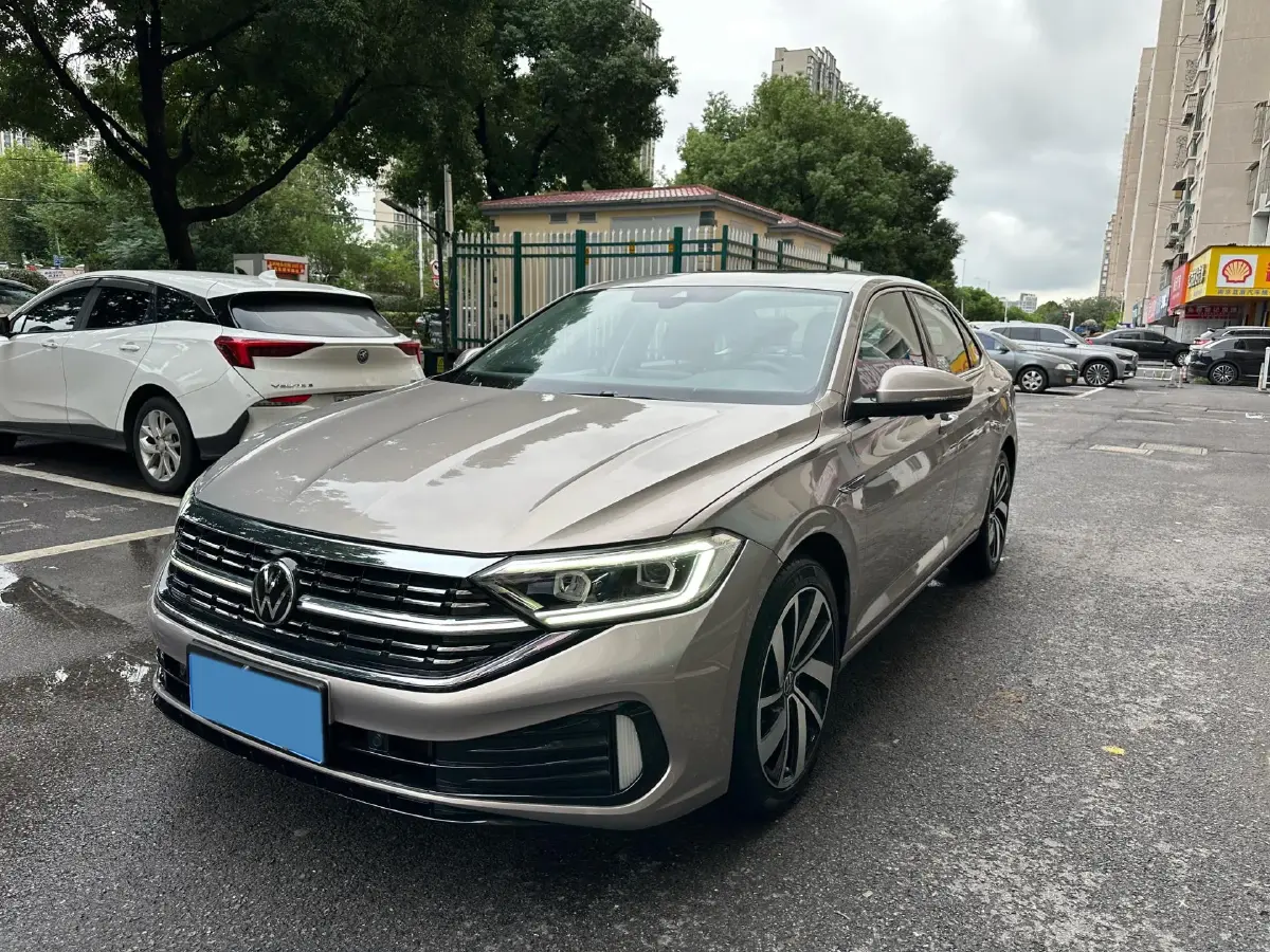 2023 Volkswagen Sagitar 1.5T 160HP L4 7DCT