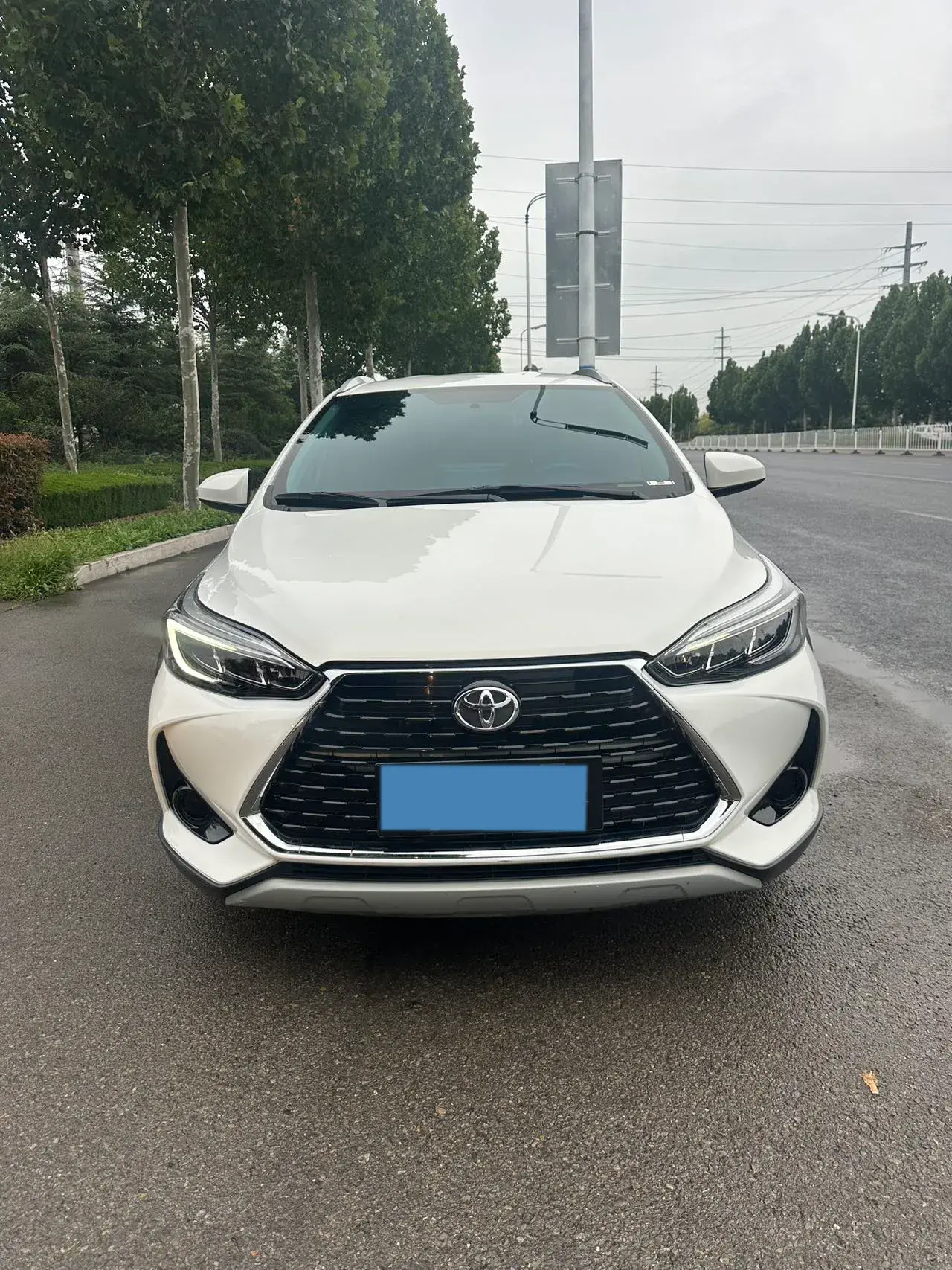 2021 TOYOTA YARIS thumbnail 2