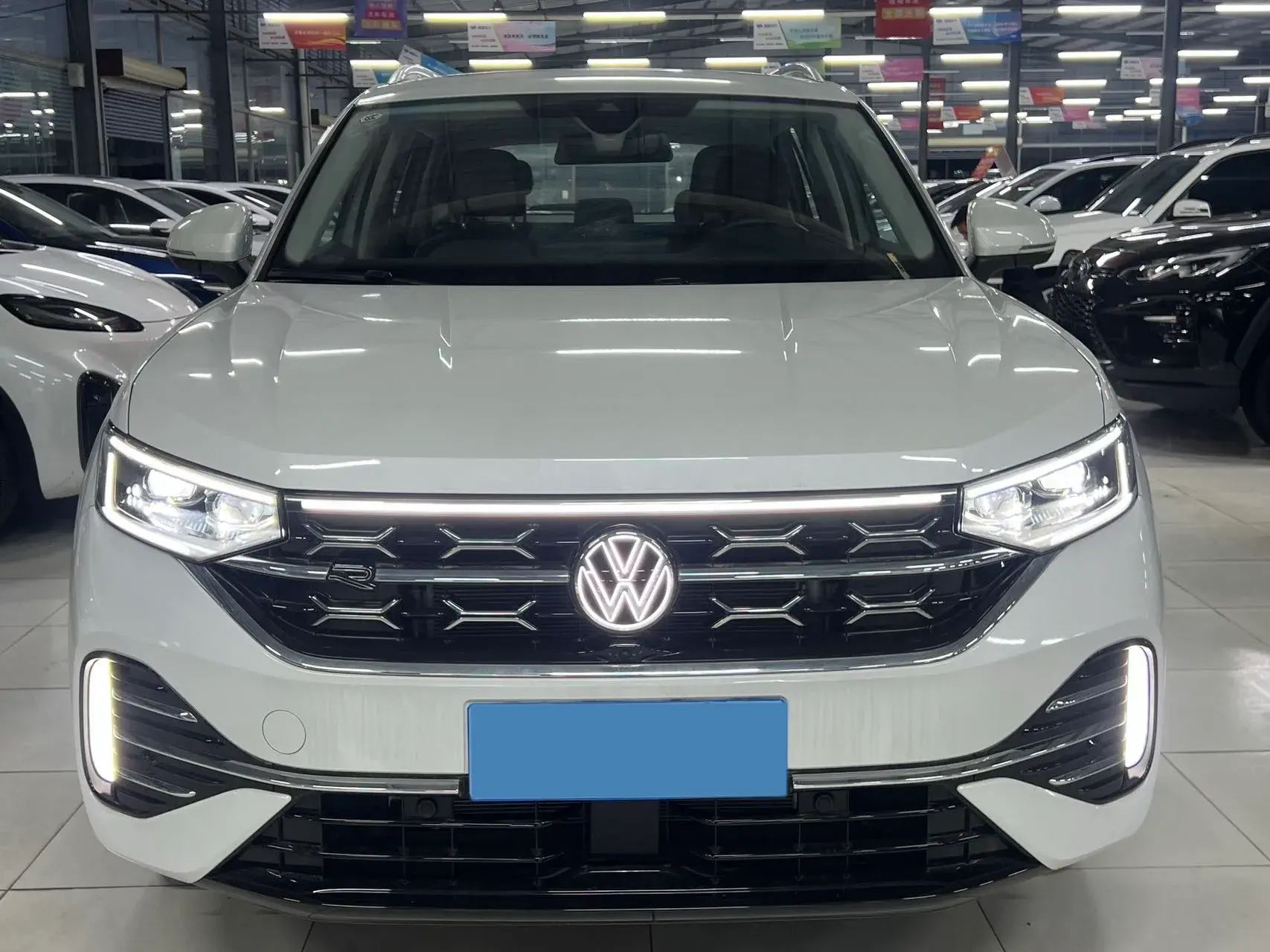 2023 VOLKSWAGEN TAYRON thumbnail 2