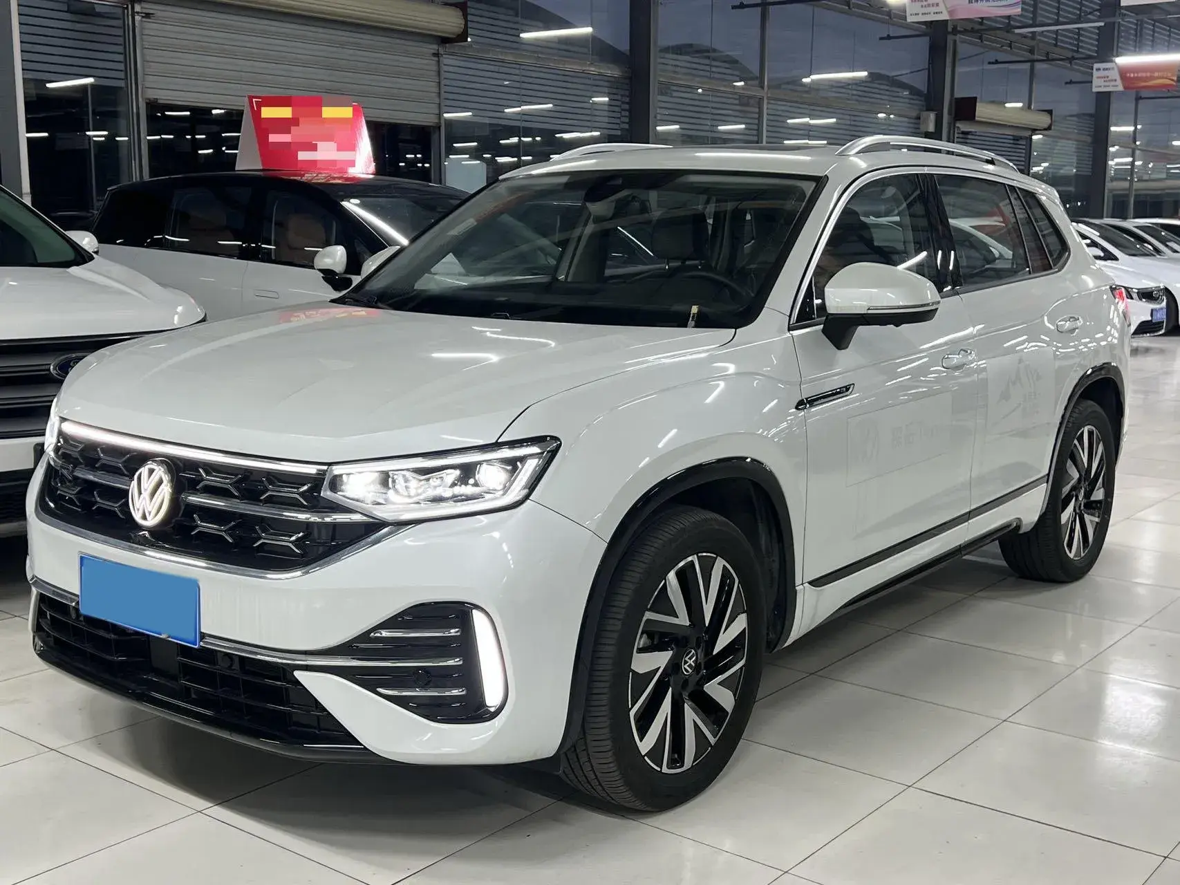 2023 VOLKSWAGEN TAYRON view 1