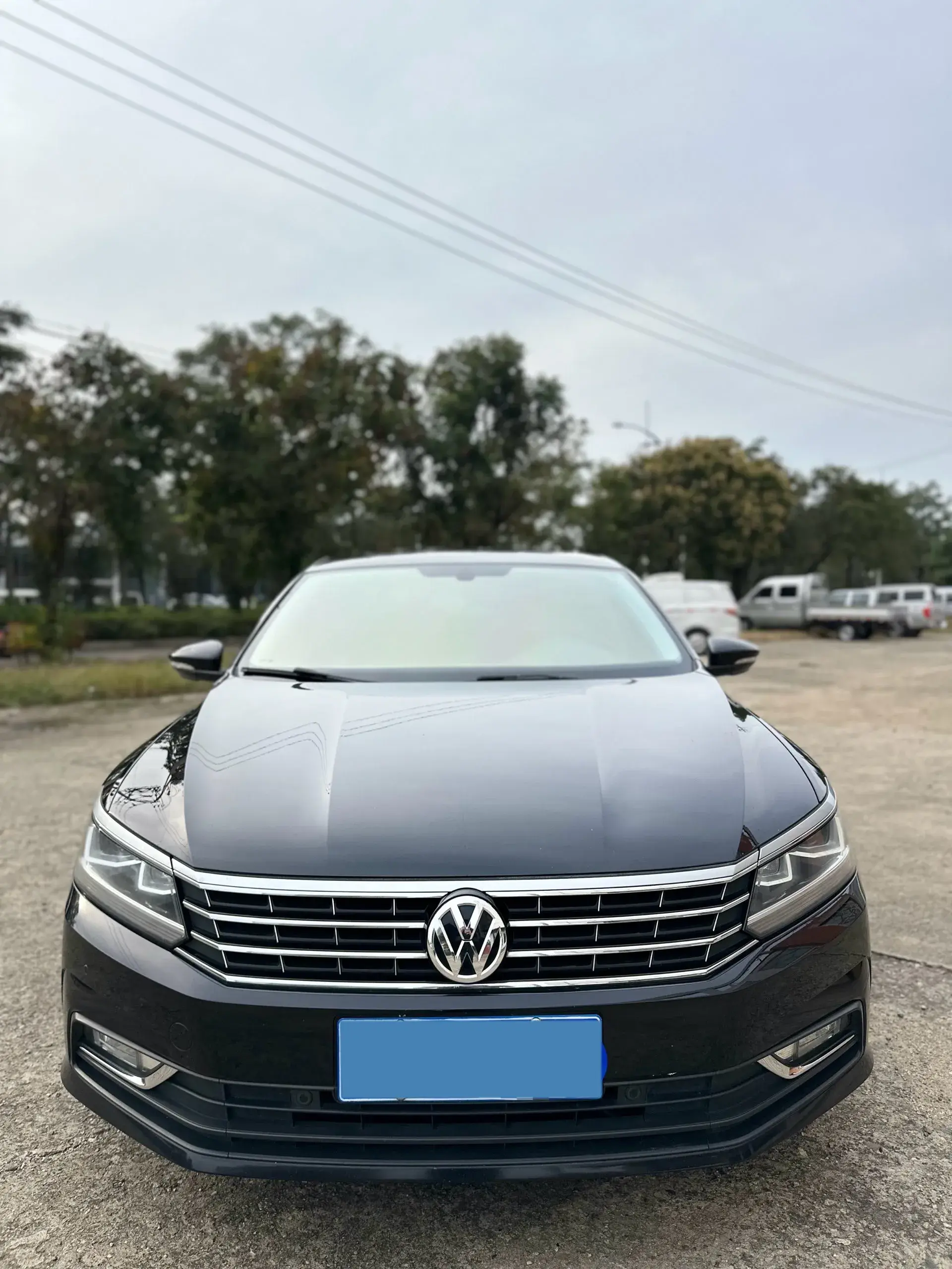 2017 VOLKSWAGEN PASSAT thumbnail 2