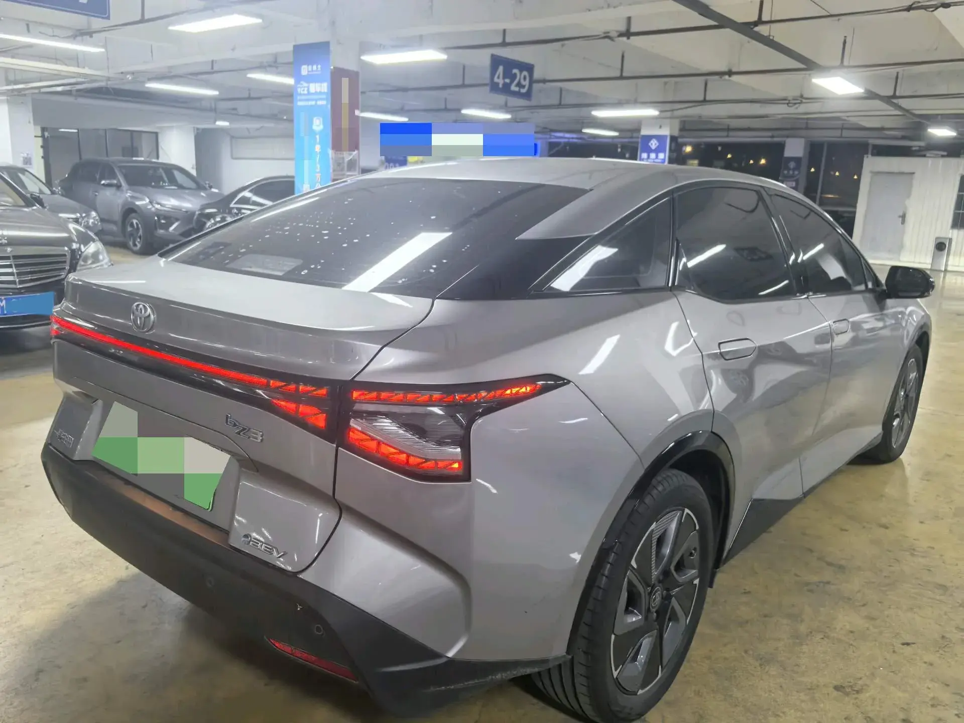 2024 TOYOTA BZ3 thumbnail 4