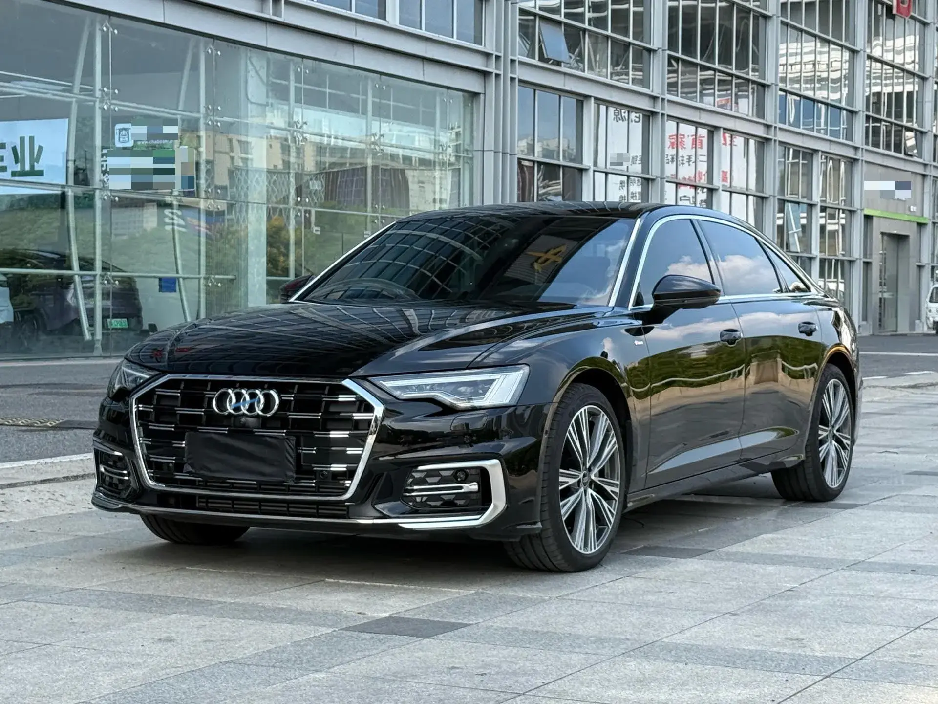 2025 AUDI A6L view 1