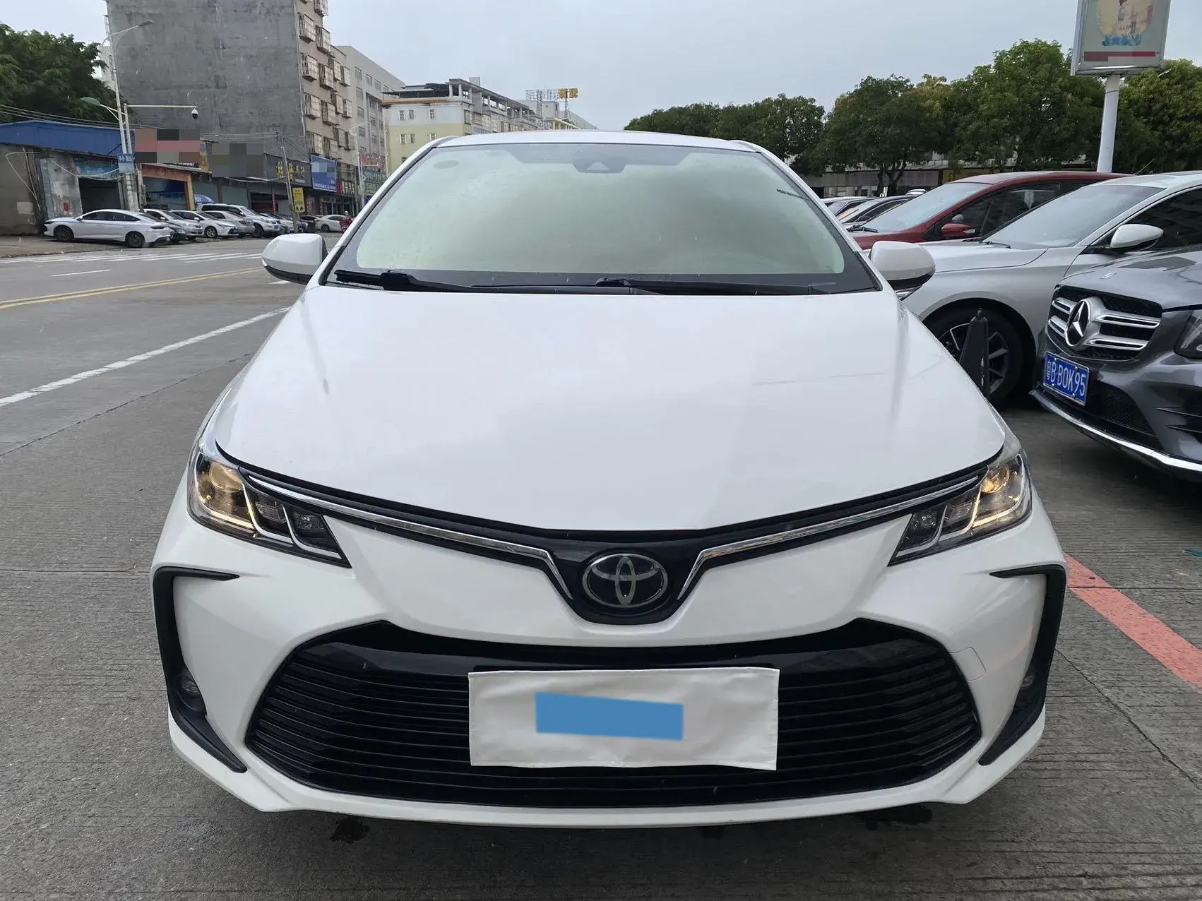 2019 TOYOTA COROLLA thumbnail 2