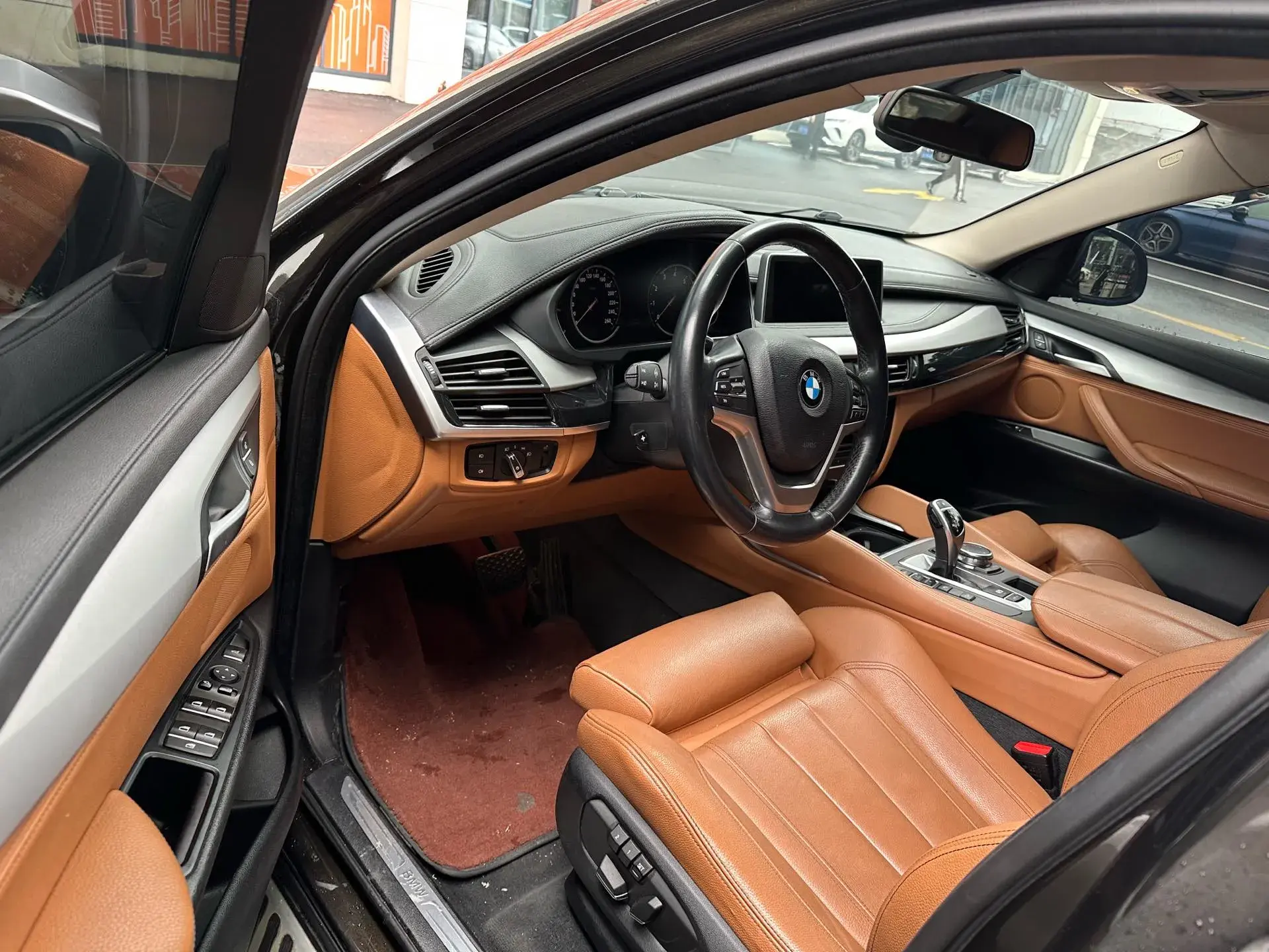 2015 BMW X6 thumbnail 2