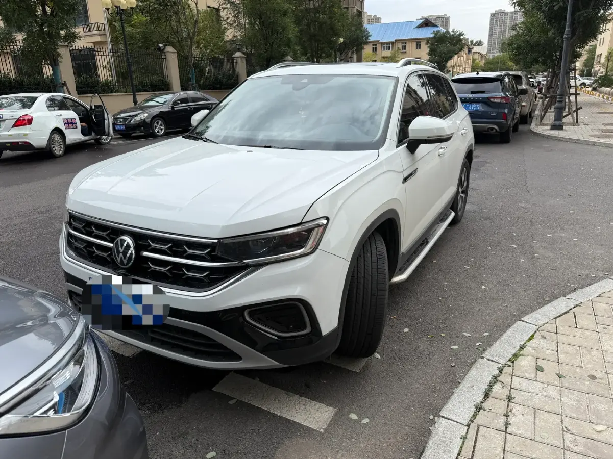 2023 Volkswagen Tayron 2.0T 186HP L4 7DCT