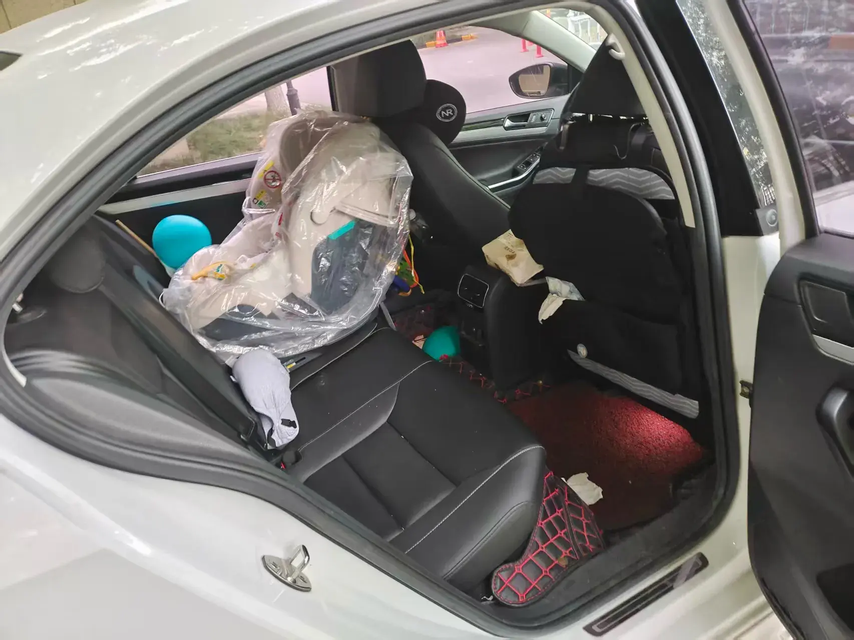 2018 VOLKSWAGEN SAGITAR thumbnail 4