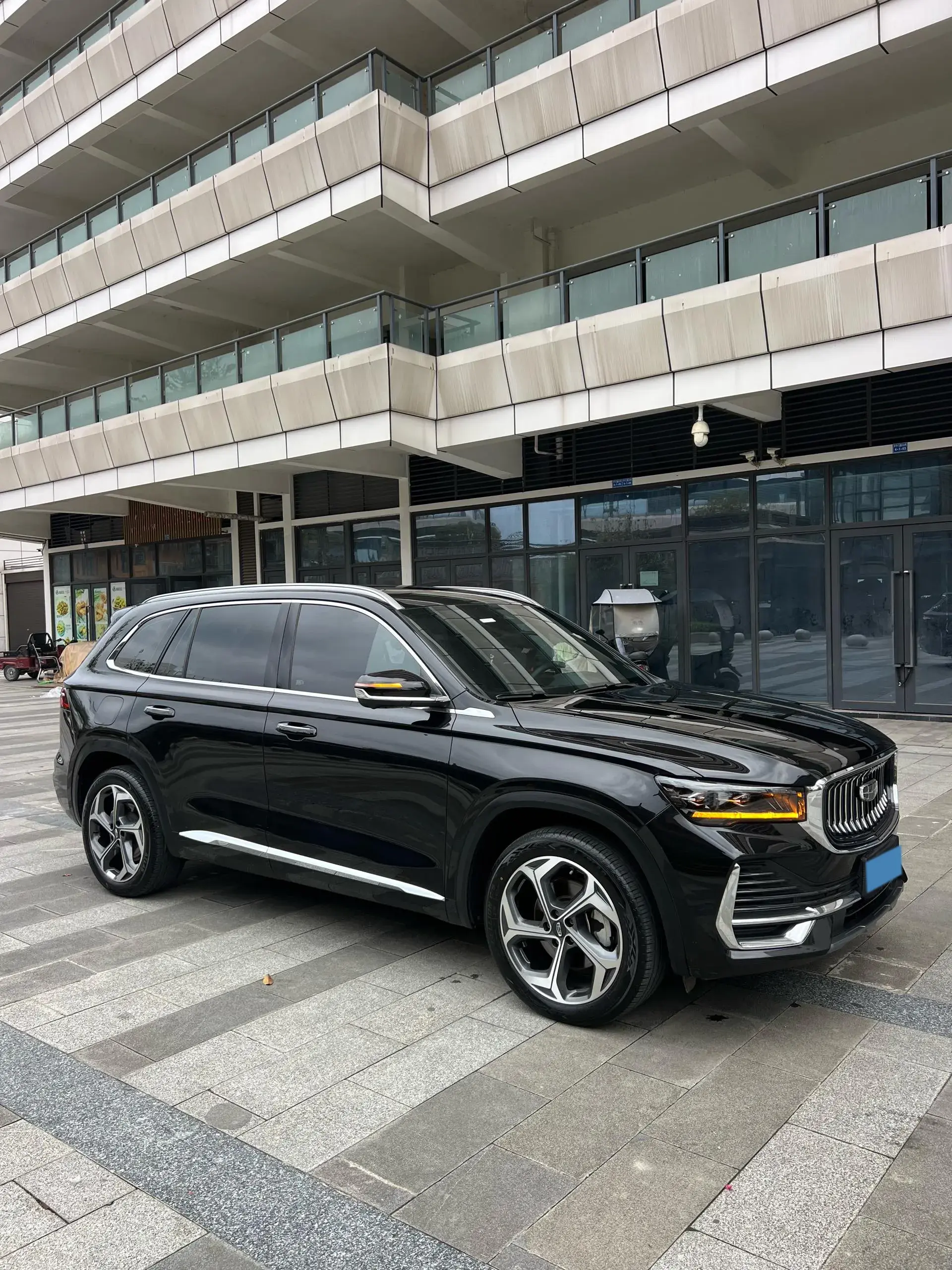 2024 GEELY MONJARO thumbnail 4