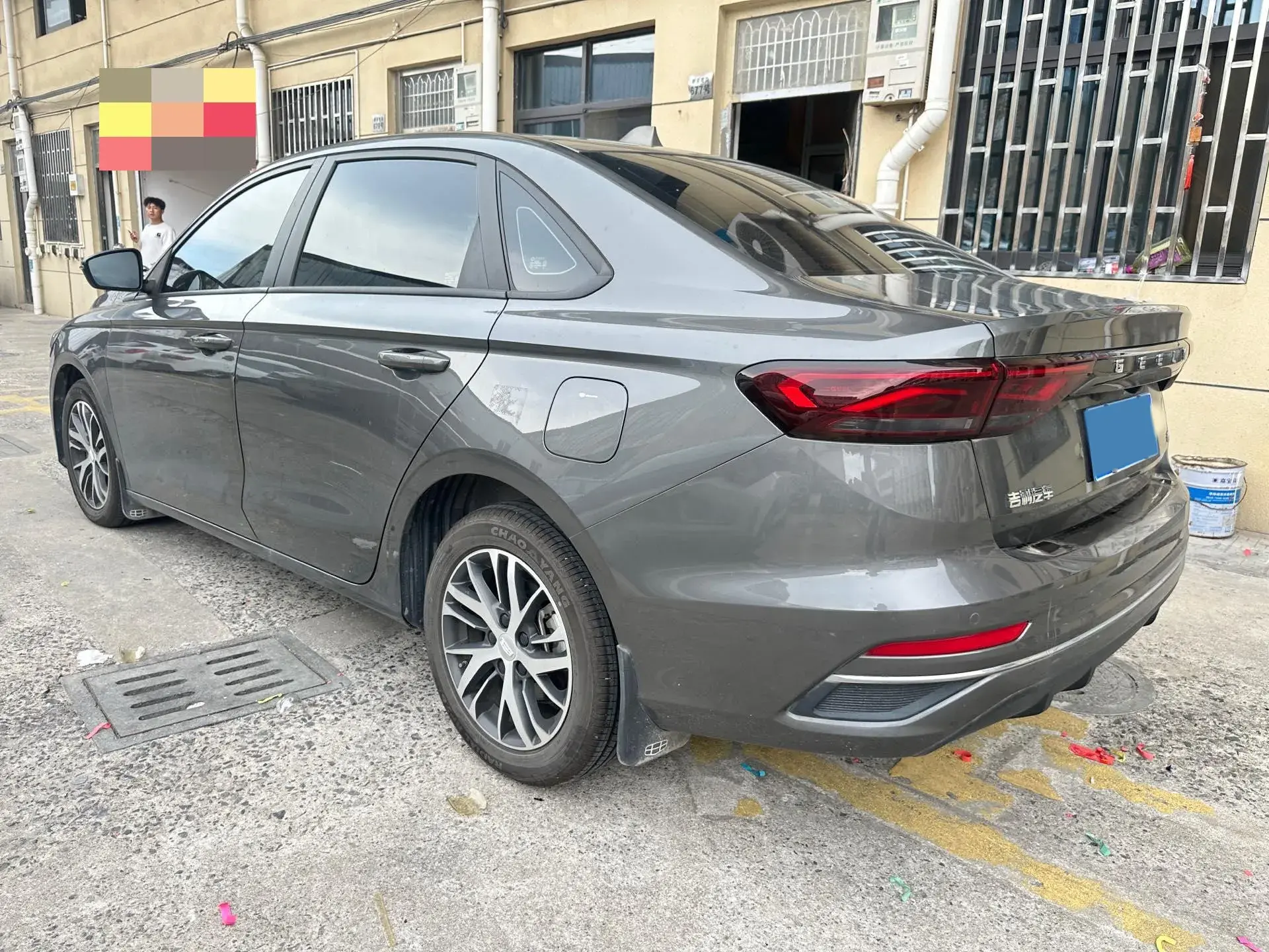 2025 GEELY EMGRAND thumbnail 3