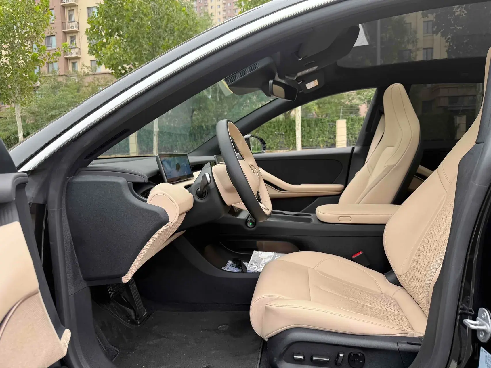 2024 NIO ET5T thumbnail 4