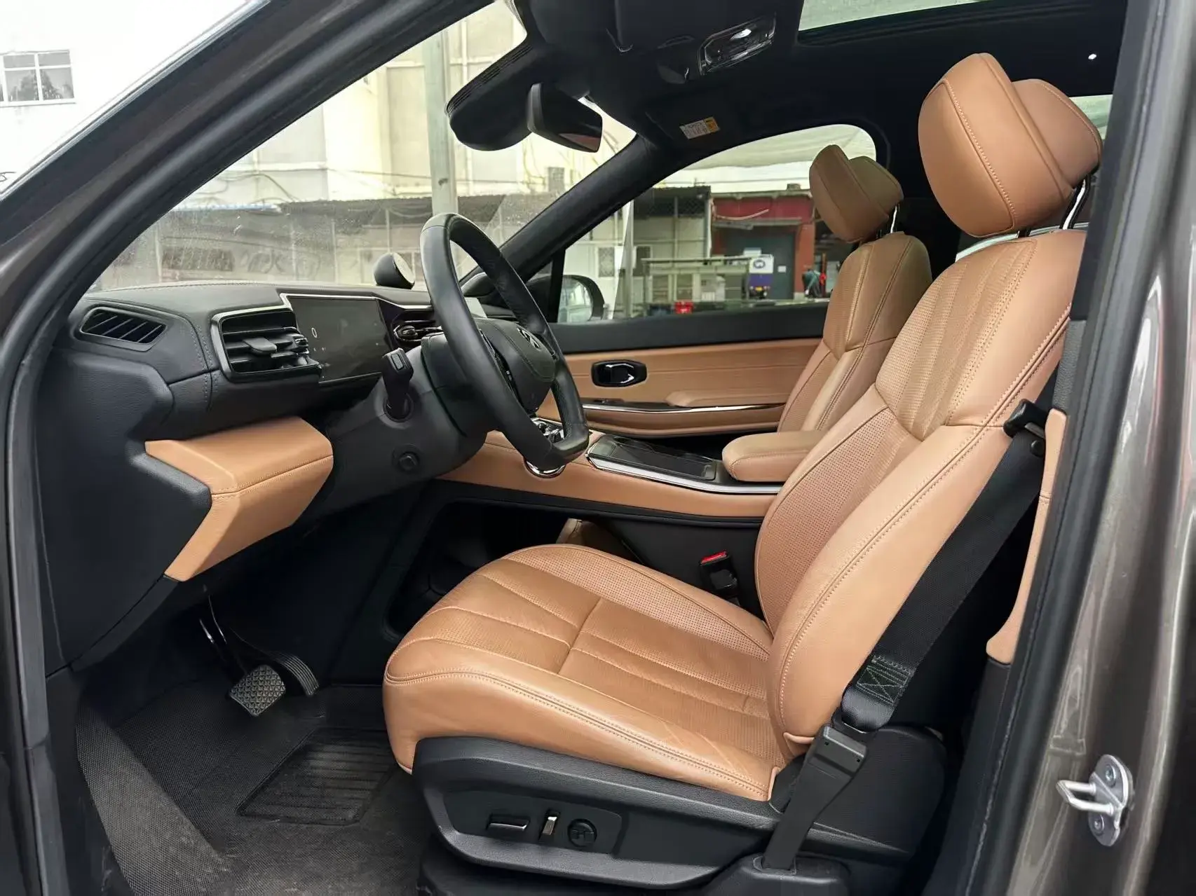 2020 NIO ES8 thumbnail 4